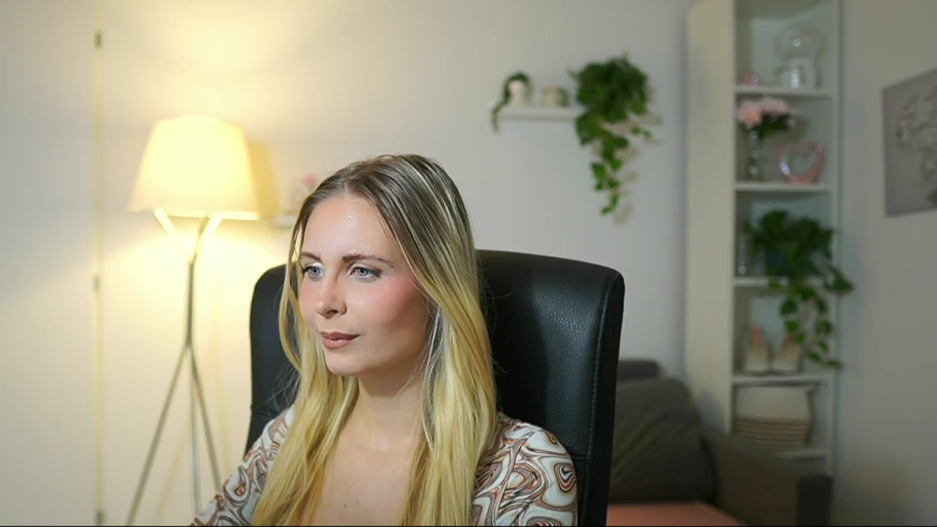 Gallery image thumbnail from Catecrago_'s myfreecams stream on, 09/15/2025, 14:18 image 3 of 20