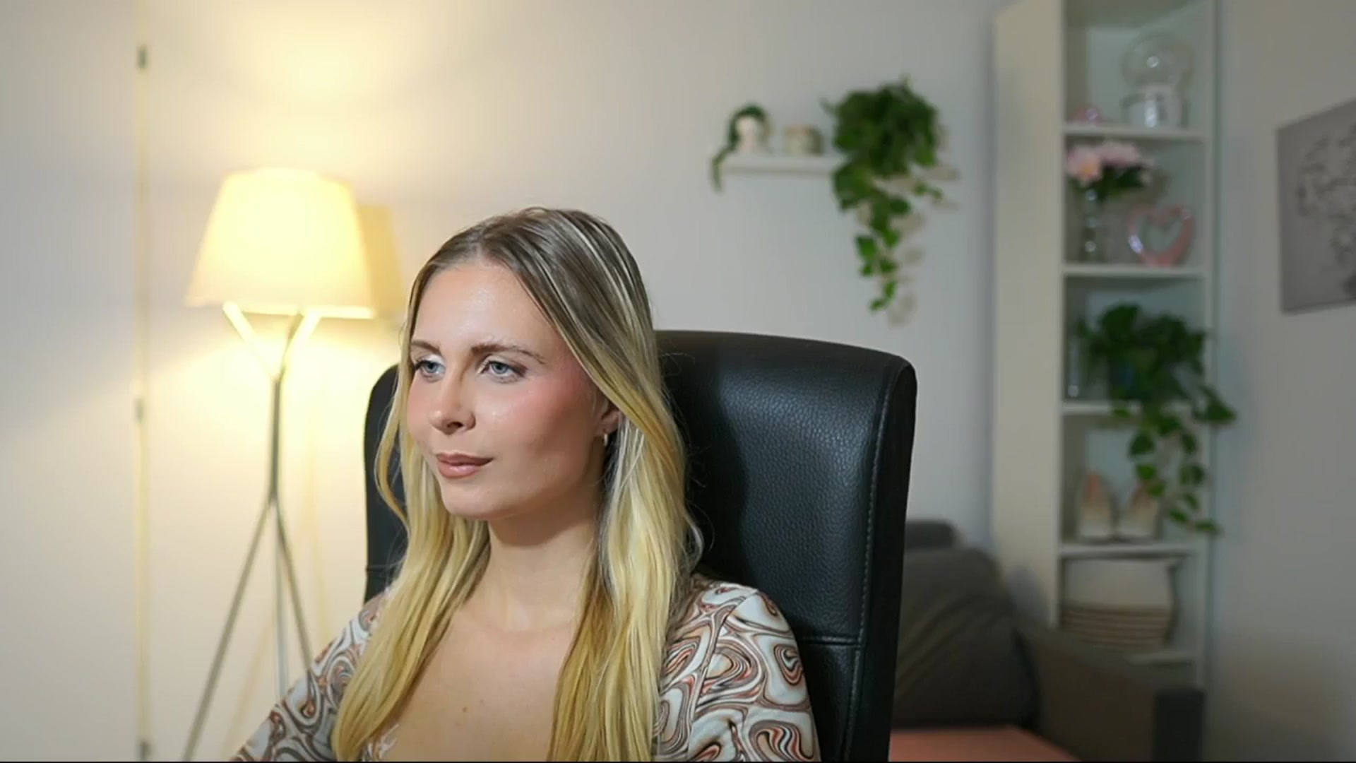 Gallery image thumbnail from Catecrago_'s myfreecams stream on, 09/15/2025, 14:18 image 9 of 20