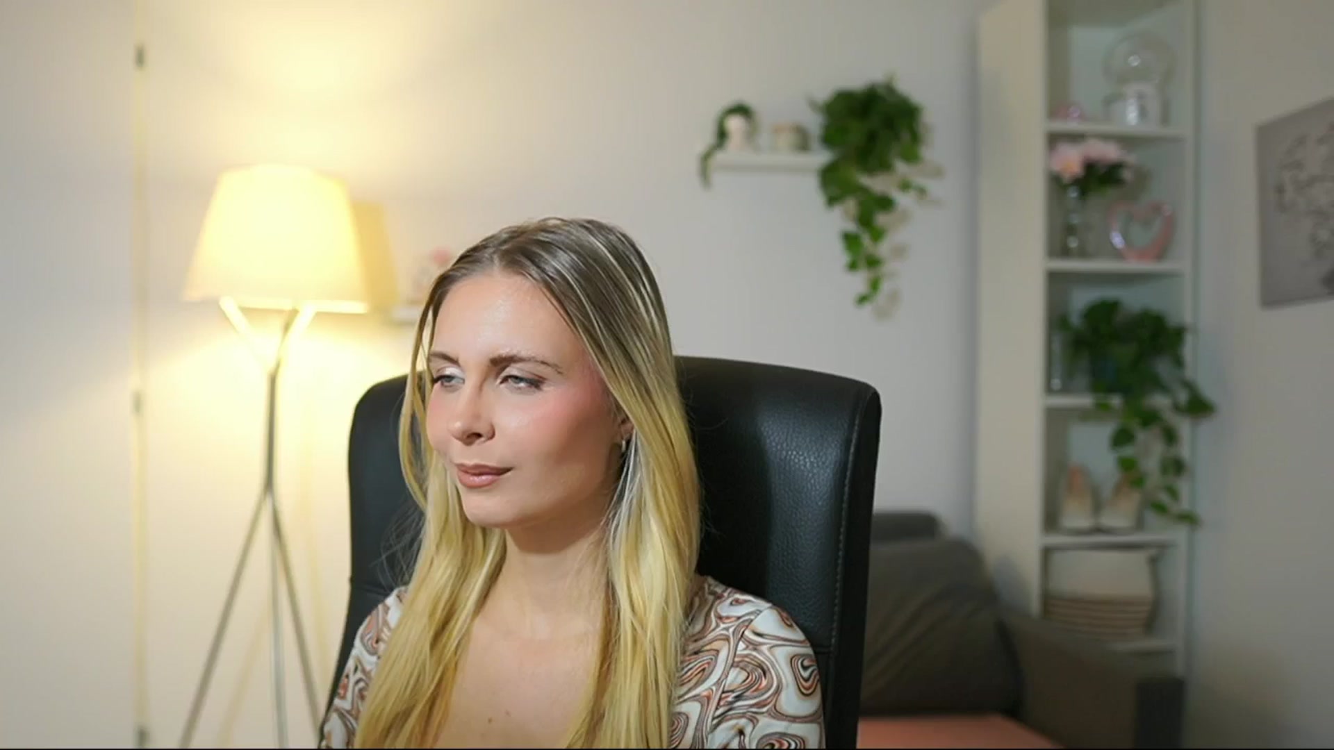 Gallery image thumbnail from Catecrago_'s myfreecams stream on, 09/15/2025, 14:18 image 1 of 20