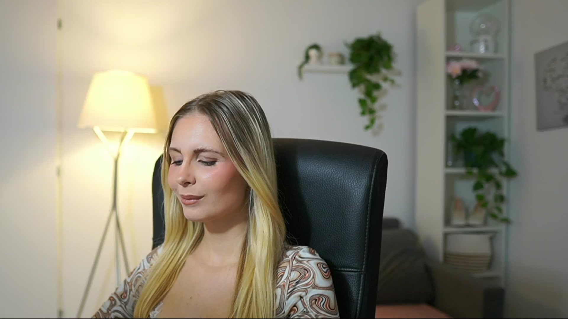 Gallery image thumbnail from Catecrago_'s myfreecams stream on, 09/15/2025, 14:18 image 16 of 20