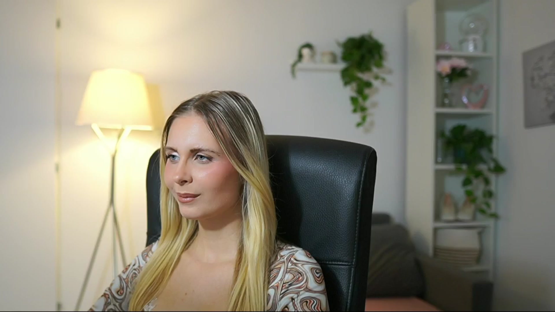 Gallery image thumbnail from Catecrago_'s myfreecams stream on, 09/15/2025, 14:18 image 19 of 20