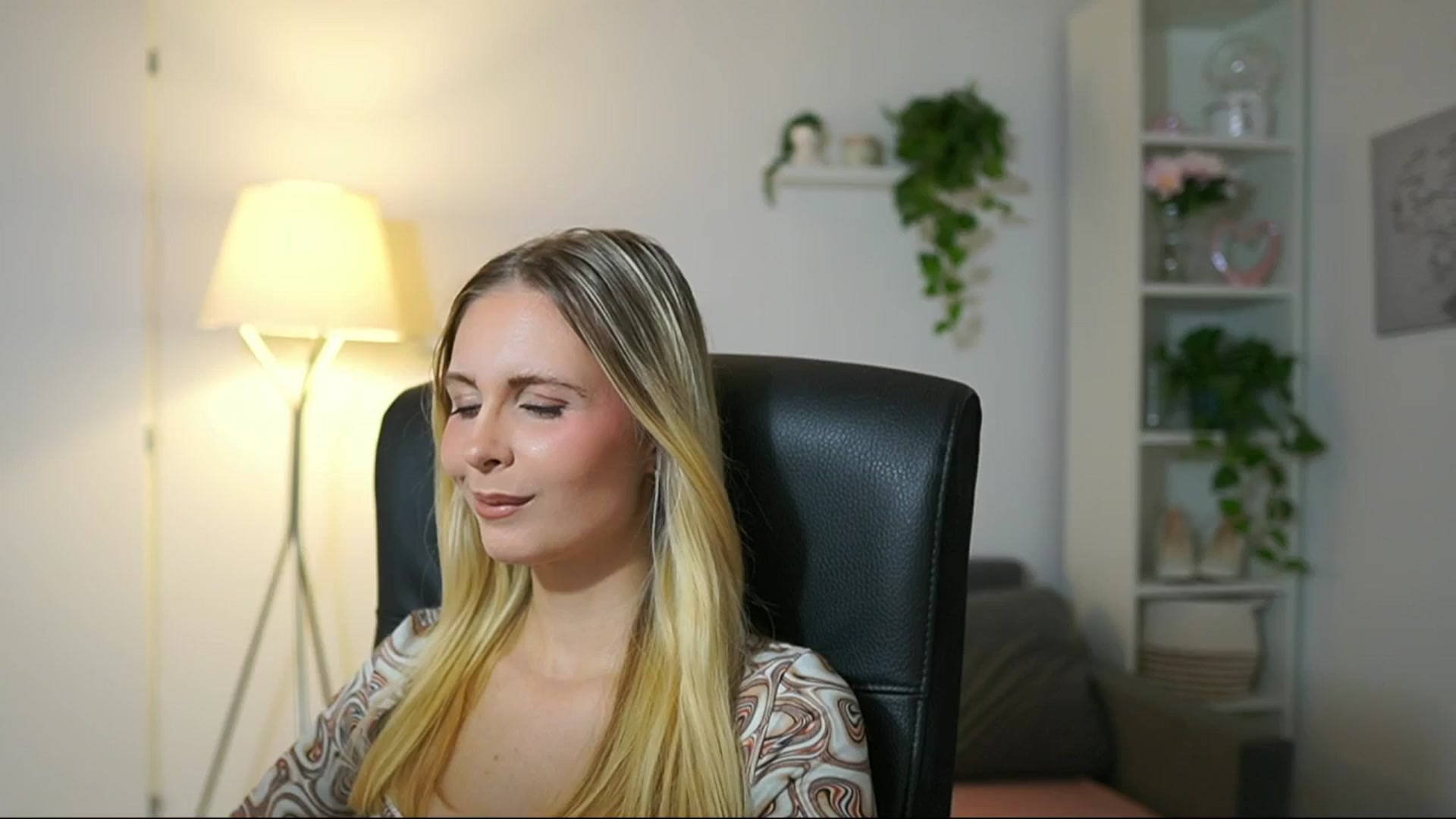 Gallery image thumbnail from Catecrago_'s myfreecams stream on, 09/15/2025, 14:18 image 12 of 20