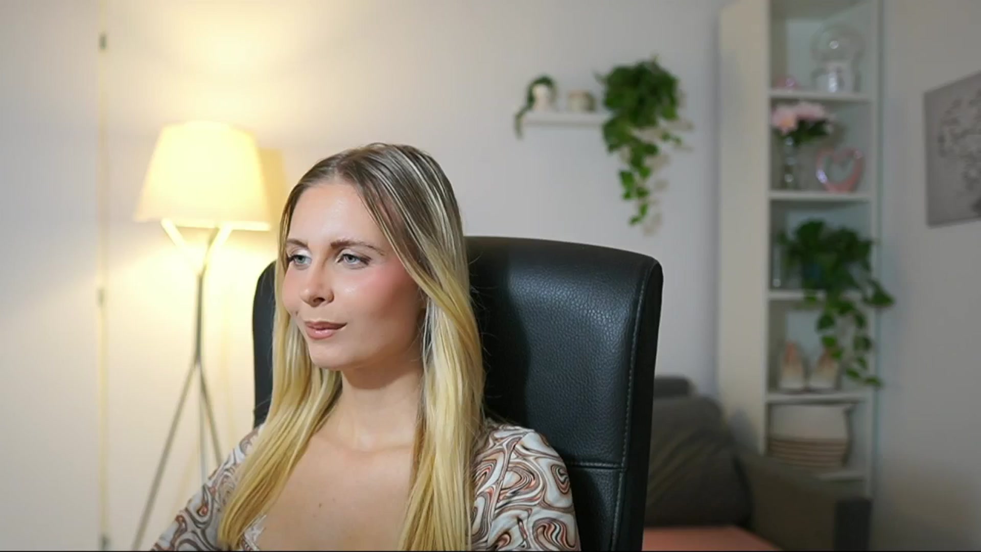 Gallery image thumbnail from Catecrago_'s myfreecams stream on, 09/15/2025, 14:18 image 17 of 20