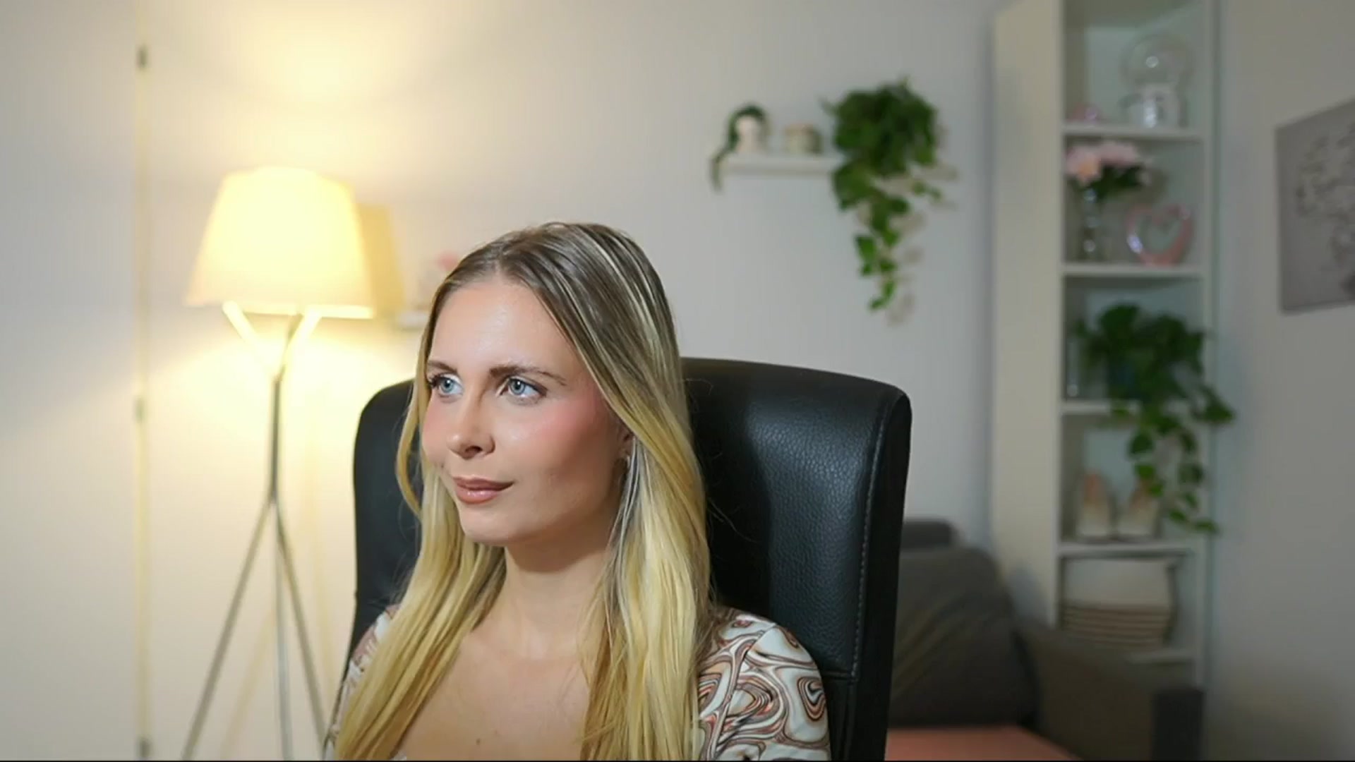Gallery image thumbnail from Catecrago_'s myfreecams stream on, 09/15/2025, 14:18 image 6 of 20