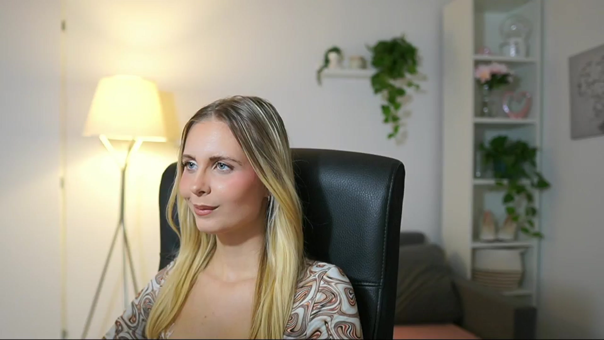 Gallery image thumbnail from Catecrago_'s myfreecams stream on, 09/15/2025, 14:18 image 10 of 20