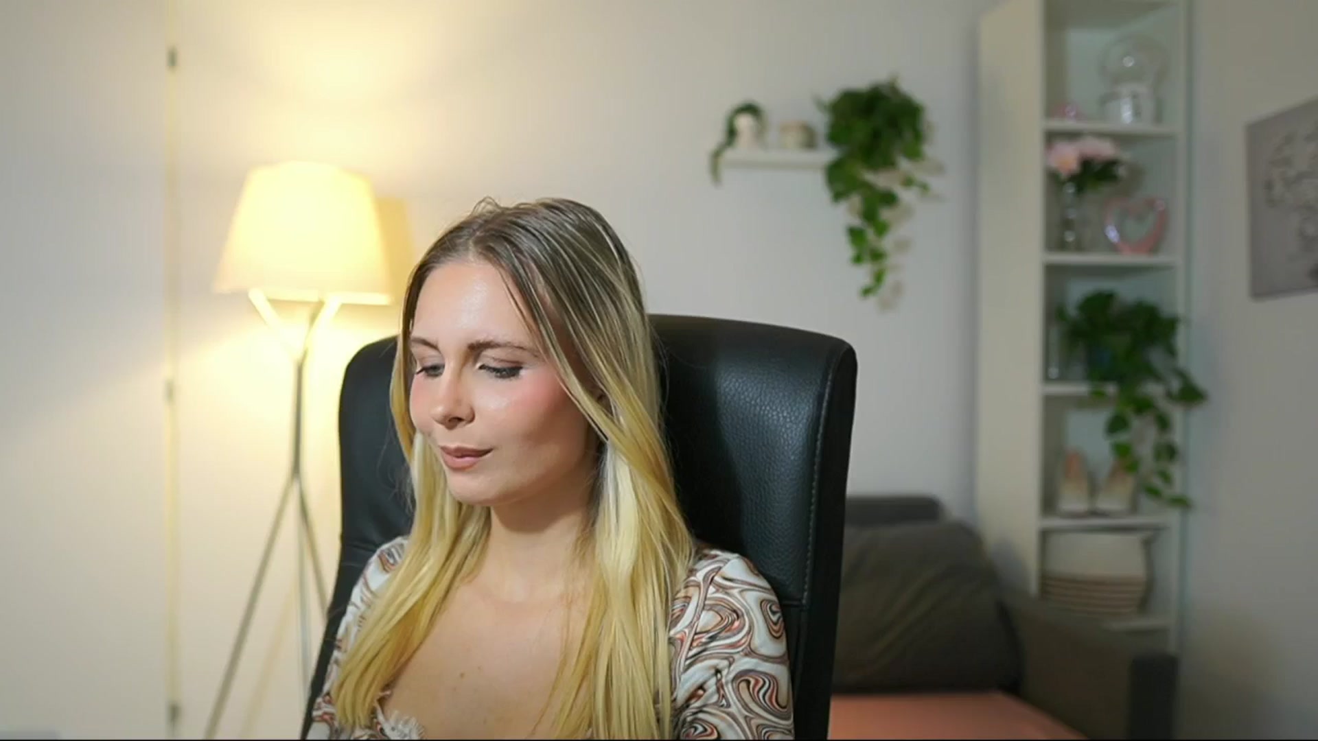 Gallery image thumbnail from Catecrago_'s myfreecams stream on, 09/15/2025, 15:21 image 4 of 20
