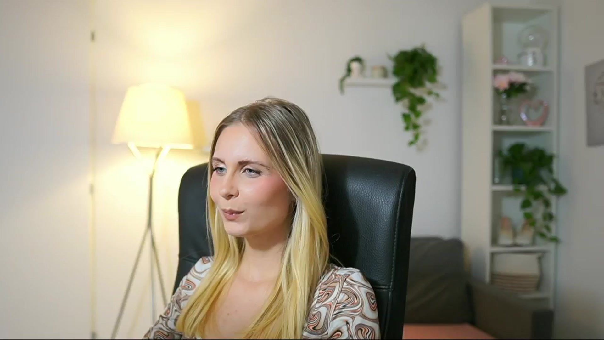 Gallery image thumbnail from Catecrago_'s myfreecams stream on, 09/15/2025, 16:33 image 13 of 20