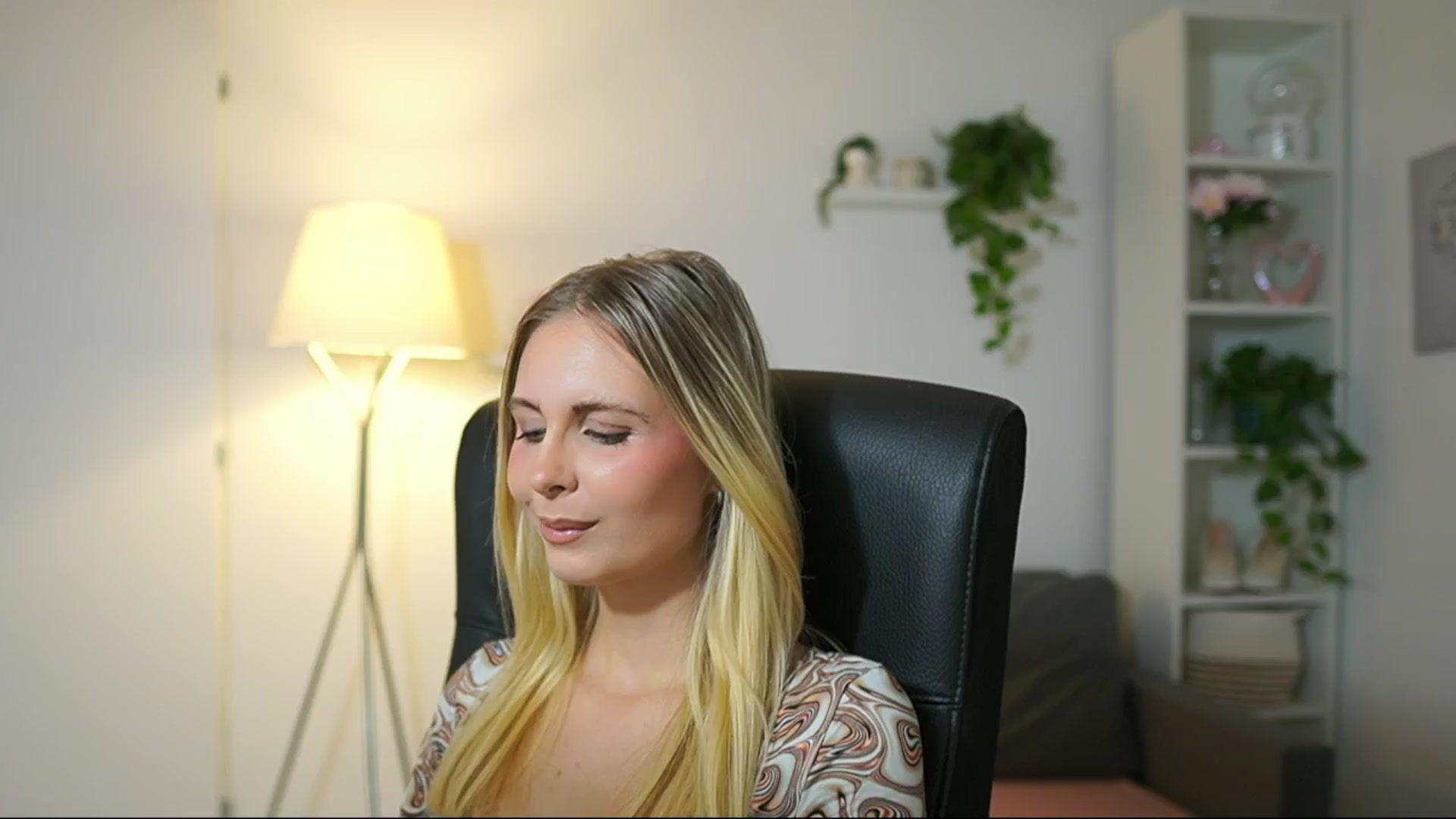 Gallery image thumbnail from Catecrago_'s myfreecams stream on, 09/15/2025, 16:33 image 20 of 20
