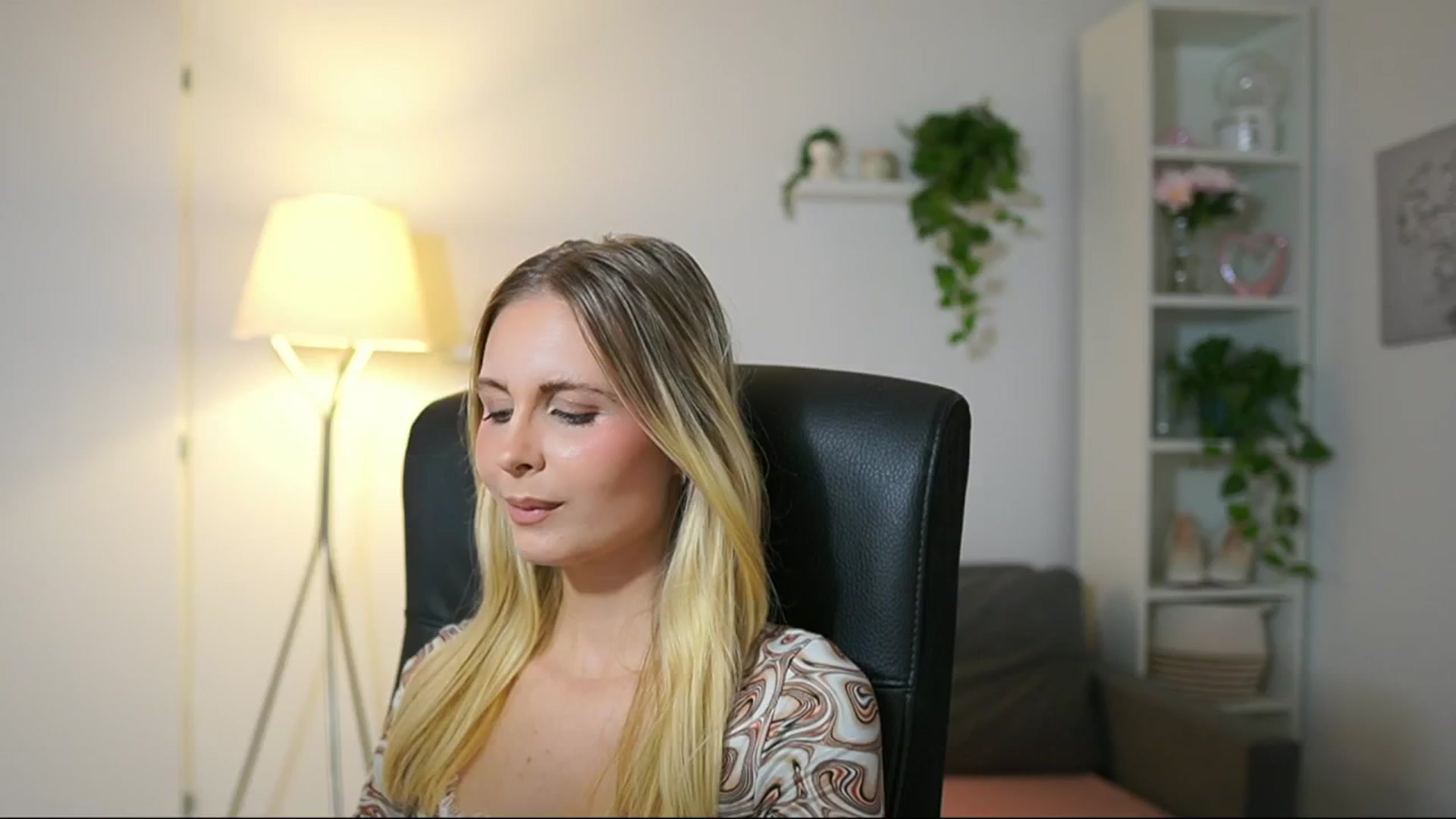 Gallery image thumbnail from Catecrago_'s myfreecams stream on, 09/15/2025, 17:25 image 1 of 20