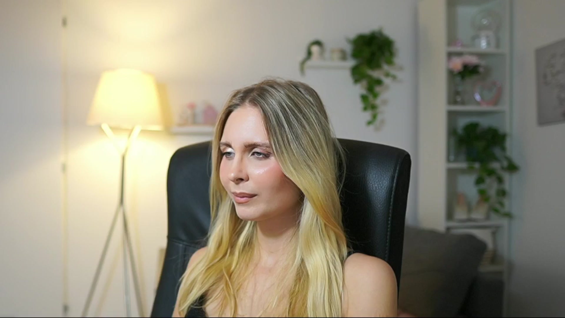 Gallery image thumbnail from Catecrago_'s myfreecams stream on, 09/16/2025, 18:48 image 20 of 20