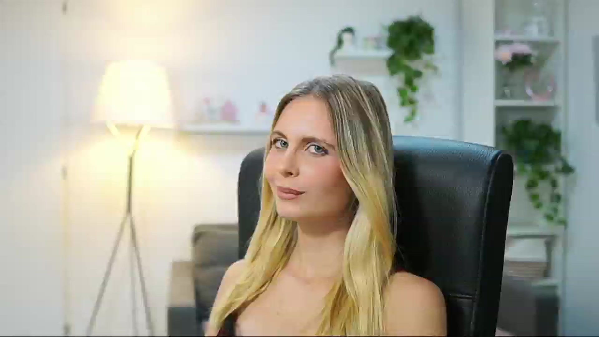 Gallery image thumbnail from Catecrago_'s myfreecams stream on, 09/17/2025, 16:48 image 4 of 20