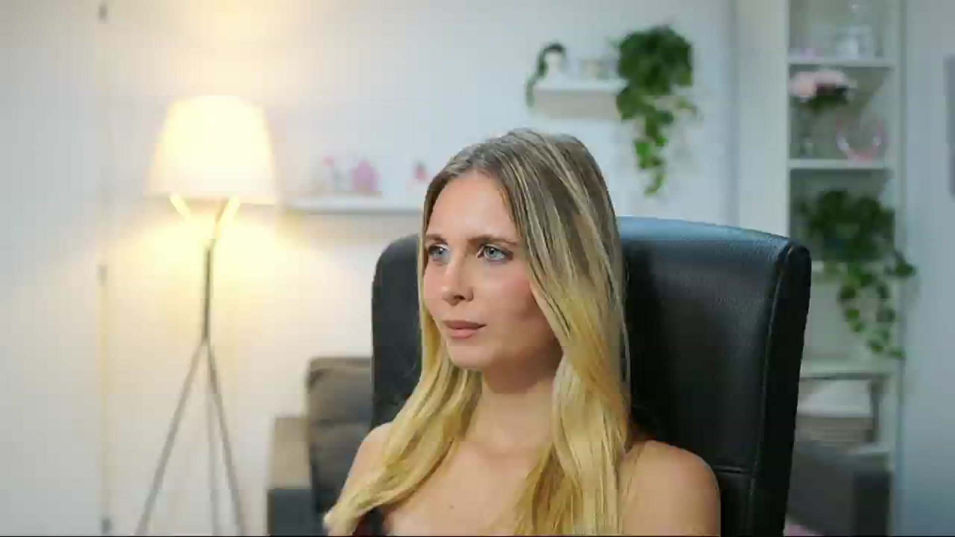 Gallery image thumbnail from Catecrago_'s myfreecams stream on, 09/17/2025, 16:48 image 14 of 20