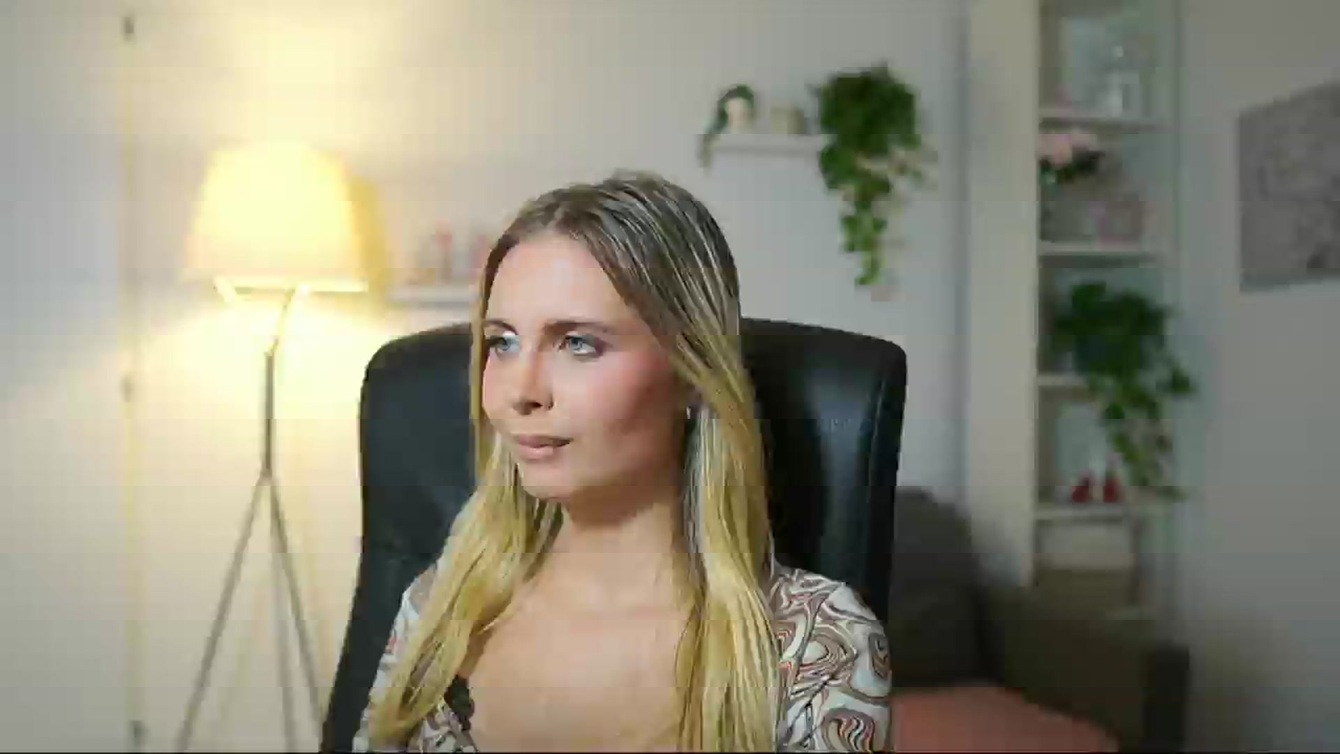 Gallery image thumbnail from Catecrago_'s myfreecams stream on, 09/23/2025, 18:19 image 1 of 20