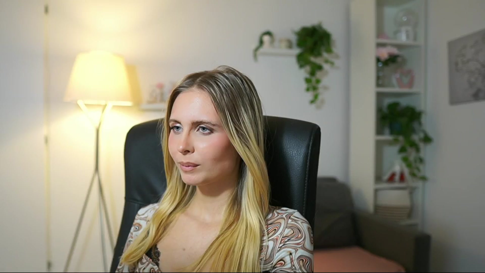 Gallery image thumbnail from Catecrago_'s myfreecams stream on, 09/23/2025, 18:19 image 16 of 20