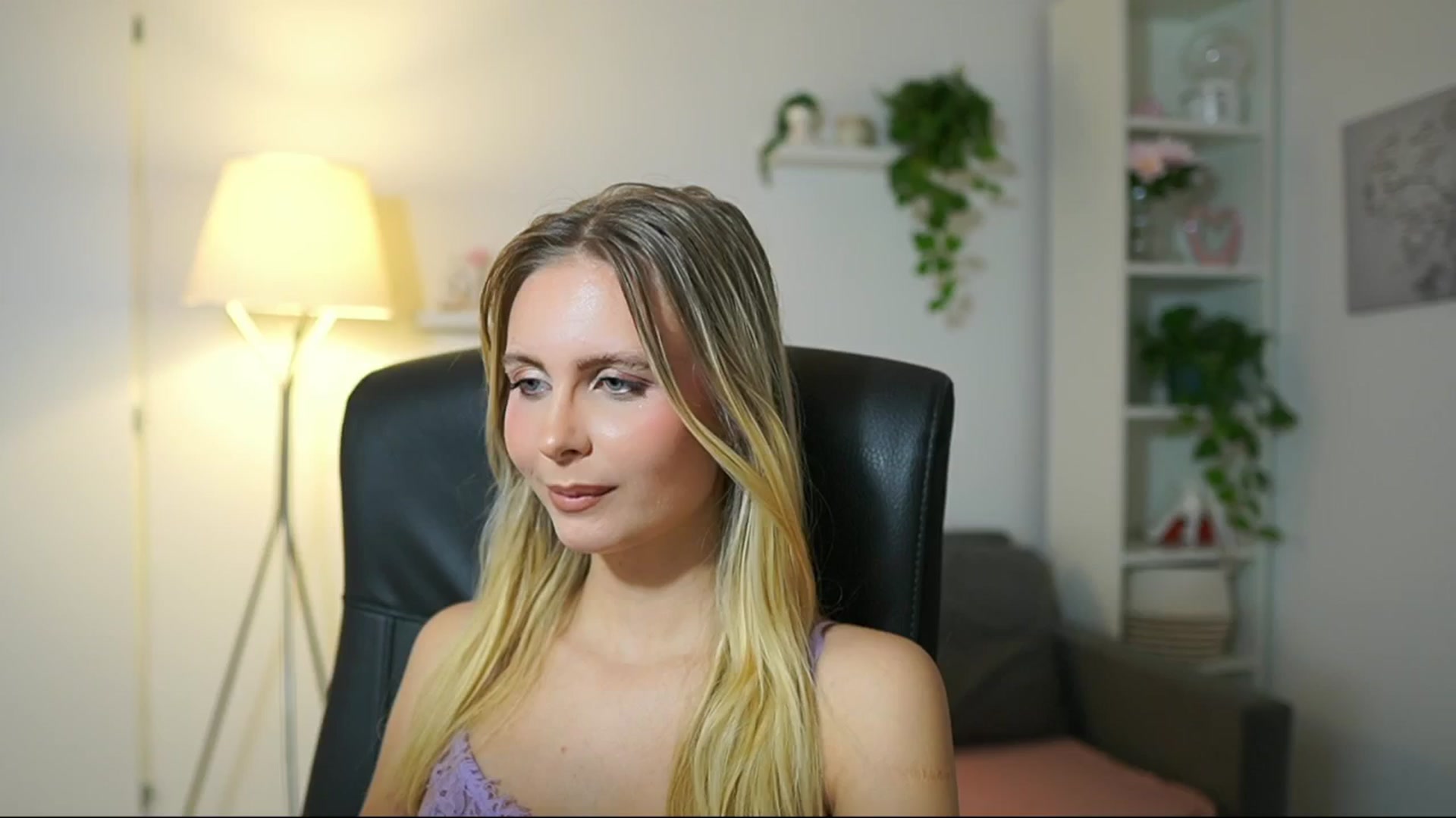 Gallery image thumbnail from Catecrago_'s myfreecams stream on, 09/24/2025, 11:18 image 15 of 20