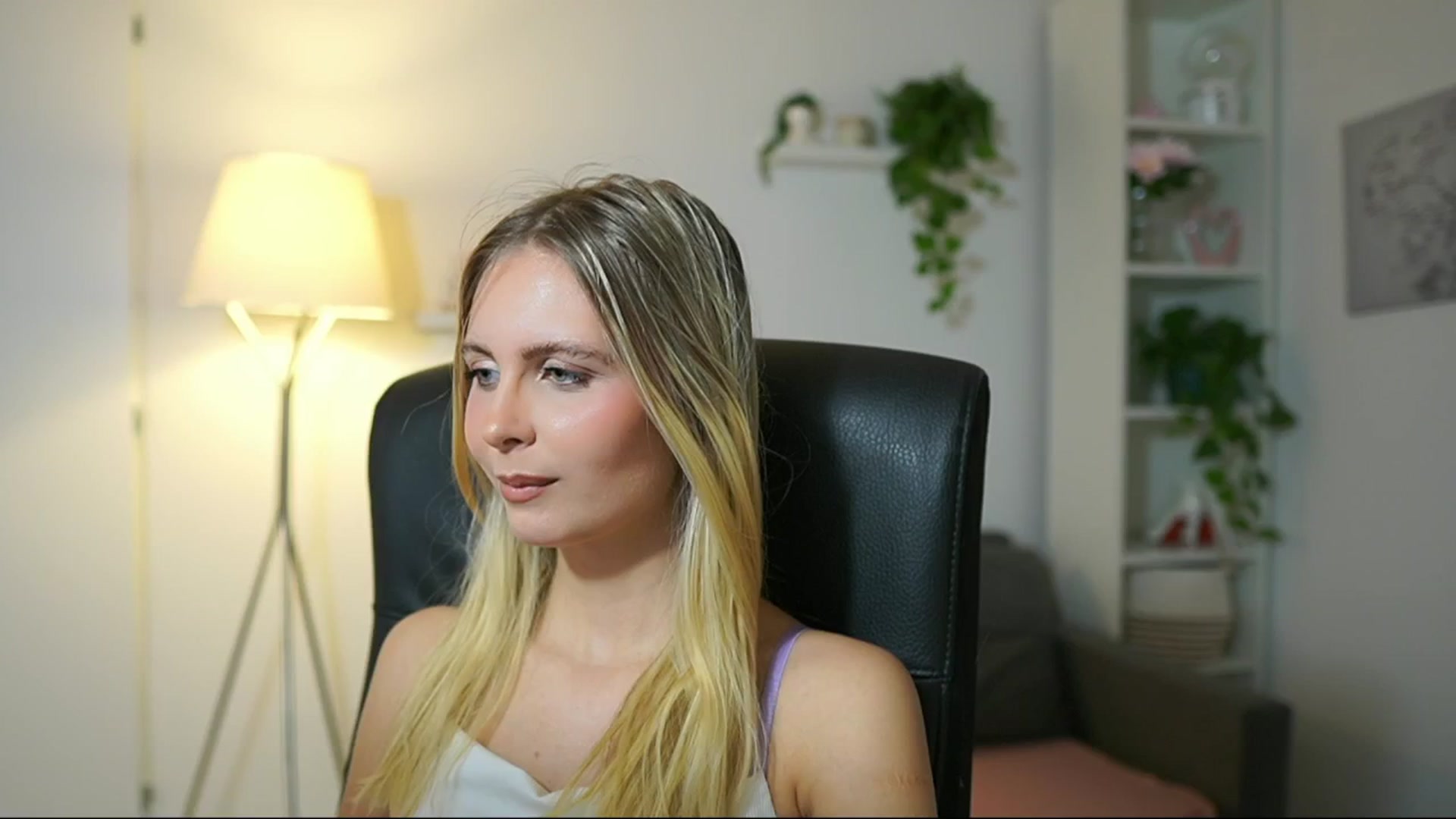 Gallery image thumbnail from Catecrago_'s myfreecams stream on, 09/24/2025, 11:18 image 3 of 20