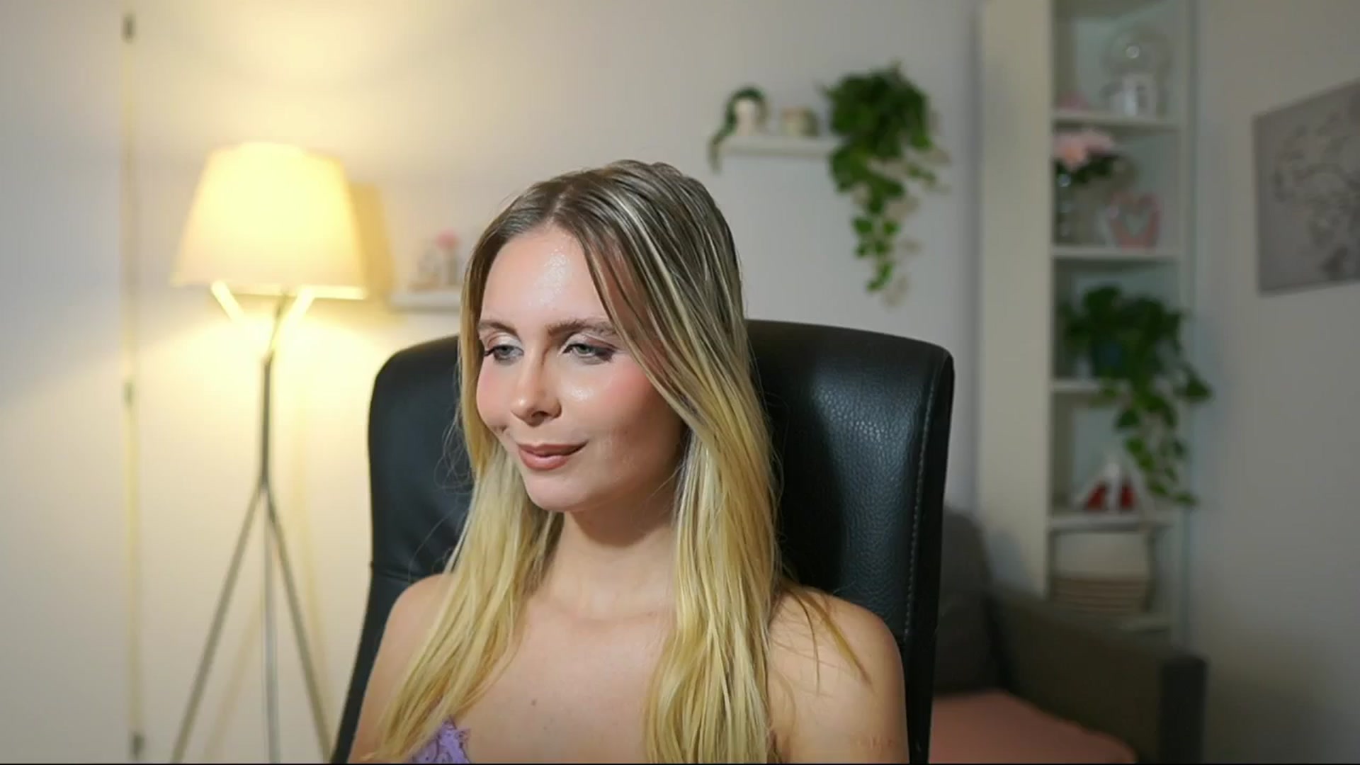 Gallery image thumbnail from Catecrago_'s myfreecams stream on, 09/24/2025, 11:18 image 19 of 20