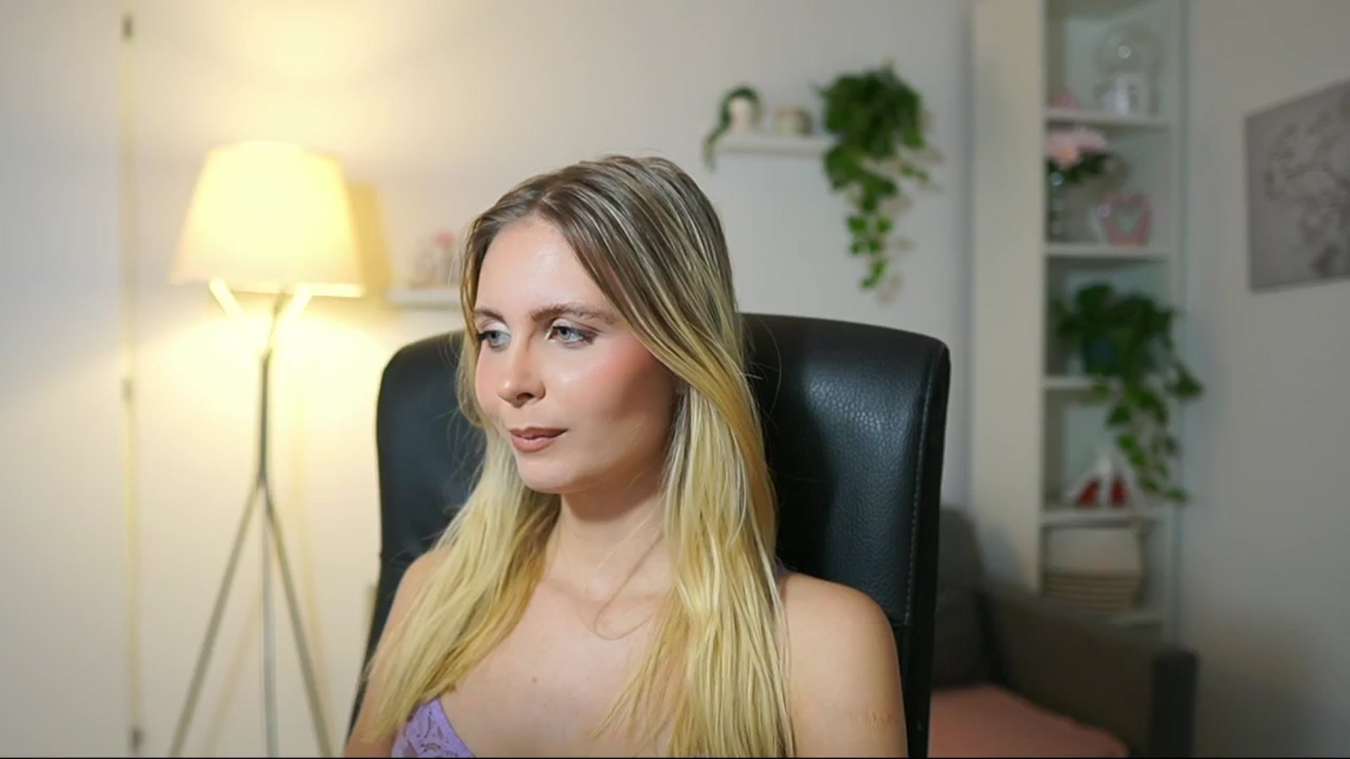 Gallery image thumbnail from Catecrago_'s myfreecams stream on, 09/24/2025, 12:03 image 2 of 20