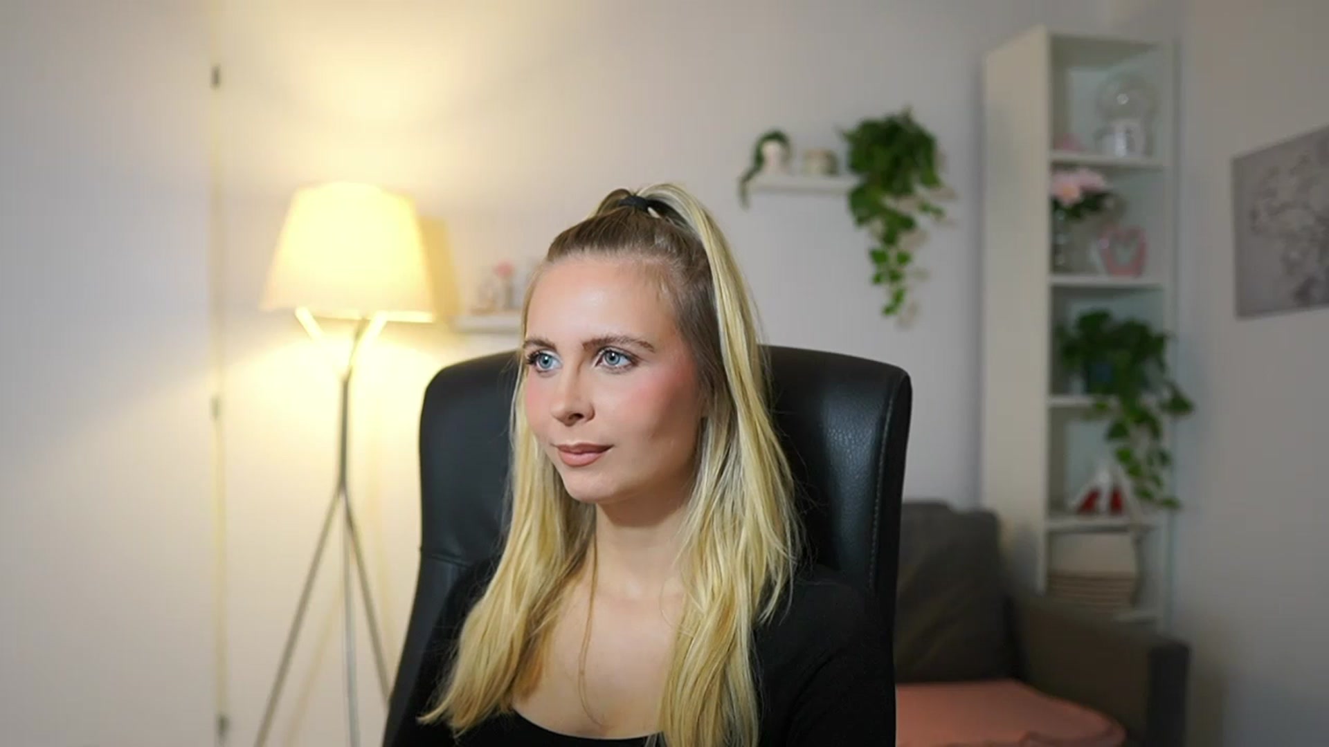 Gallery image thumbnail from Catecrago_'s myfreecams stream on, 09/25/2025, 09:03 image 18 of 20