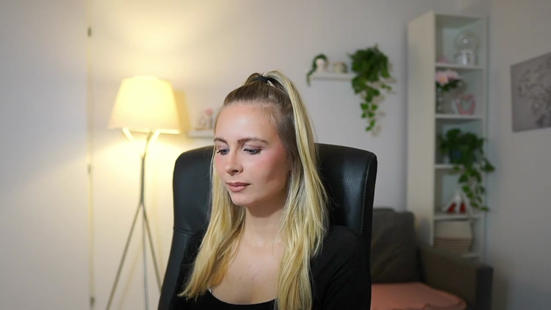Gallery image thumbnail from Catecrago_'s myfreecams stream on, 09/25/2025, 09:03 image 4 of 20