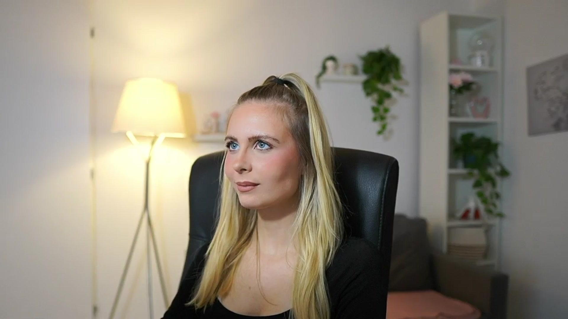 Gallery image thumbnail from Catecrago_'s myfreecams stream on, 09/25/2025, 09:03 image 7 of 20
