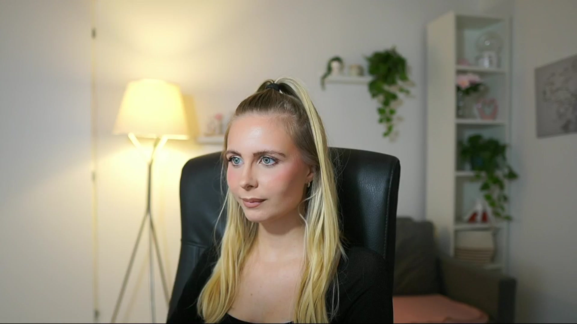 Gallery image thumbnail from Catecrago_'s myfreecams stream on, 09/25/2025, 12:06 image 2 of 20