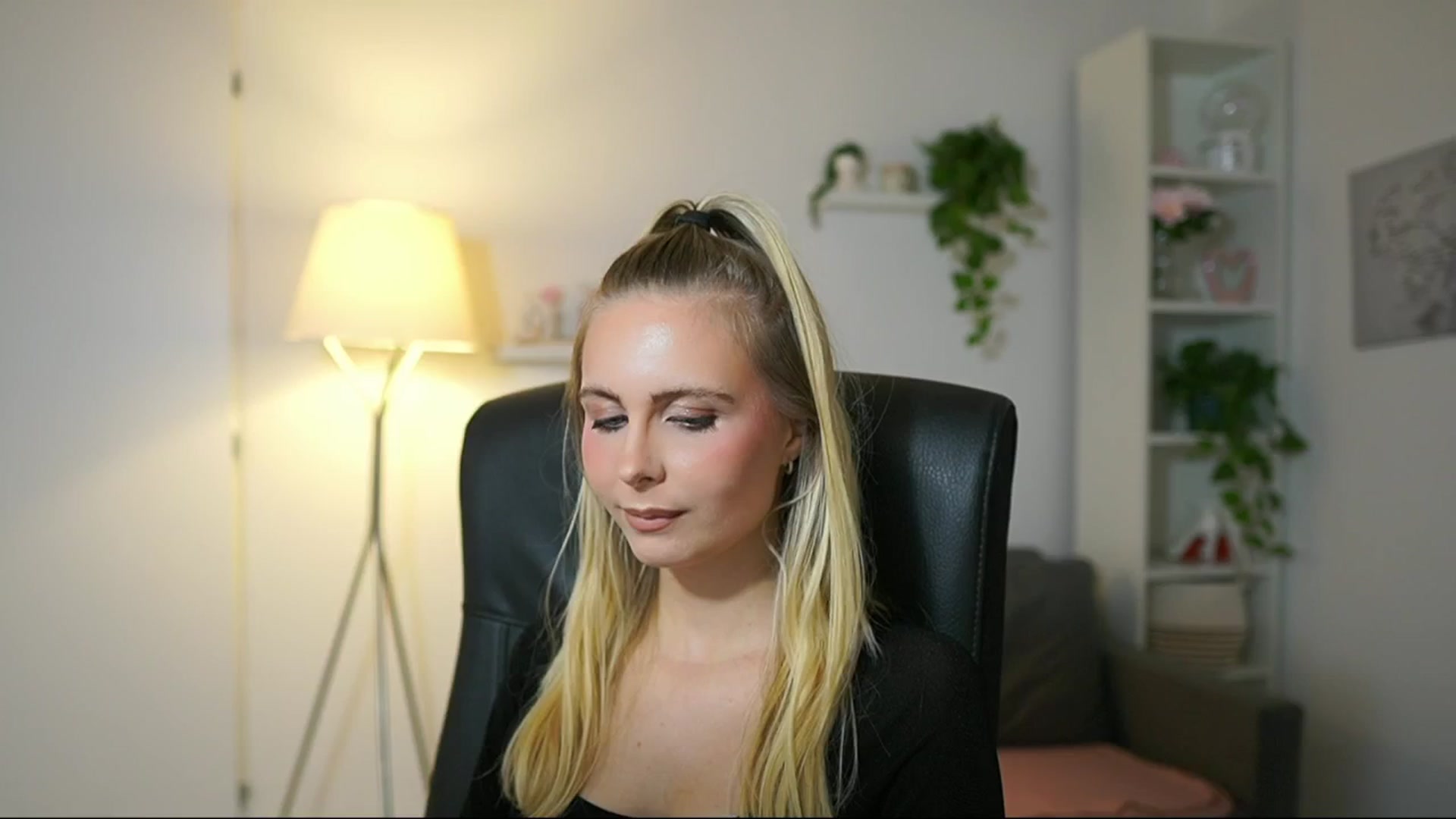 Gallery image thumbnail from Catecrago_'s myfreecams stream on, 09/25/2025, 12:06 image 8 of 20
