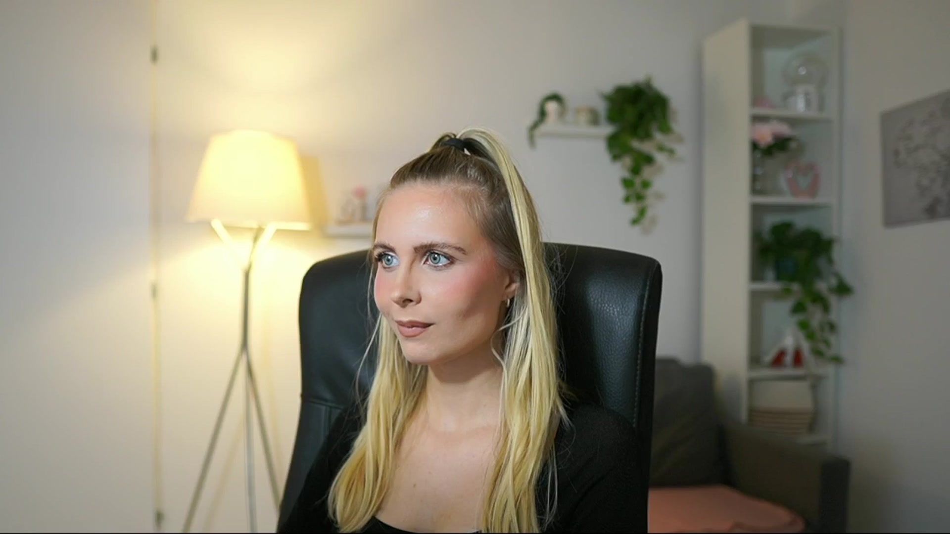 Gallery image thumbnail from Catecrago_'s myfreecams stream on, 09/25/2025, 12:06 image 4 of 20