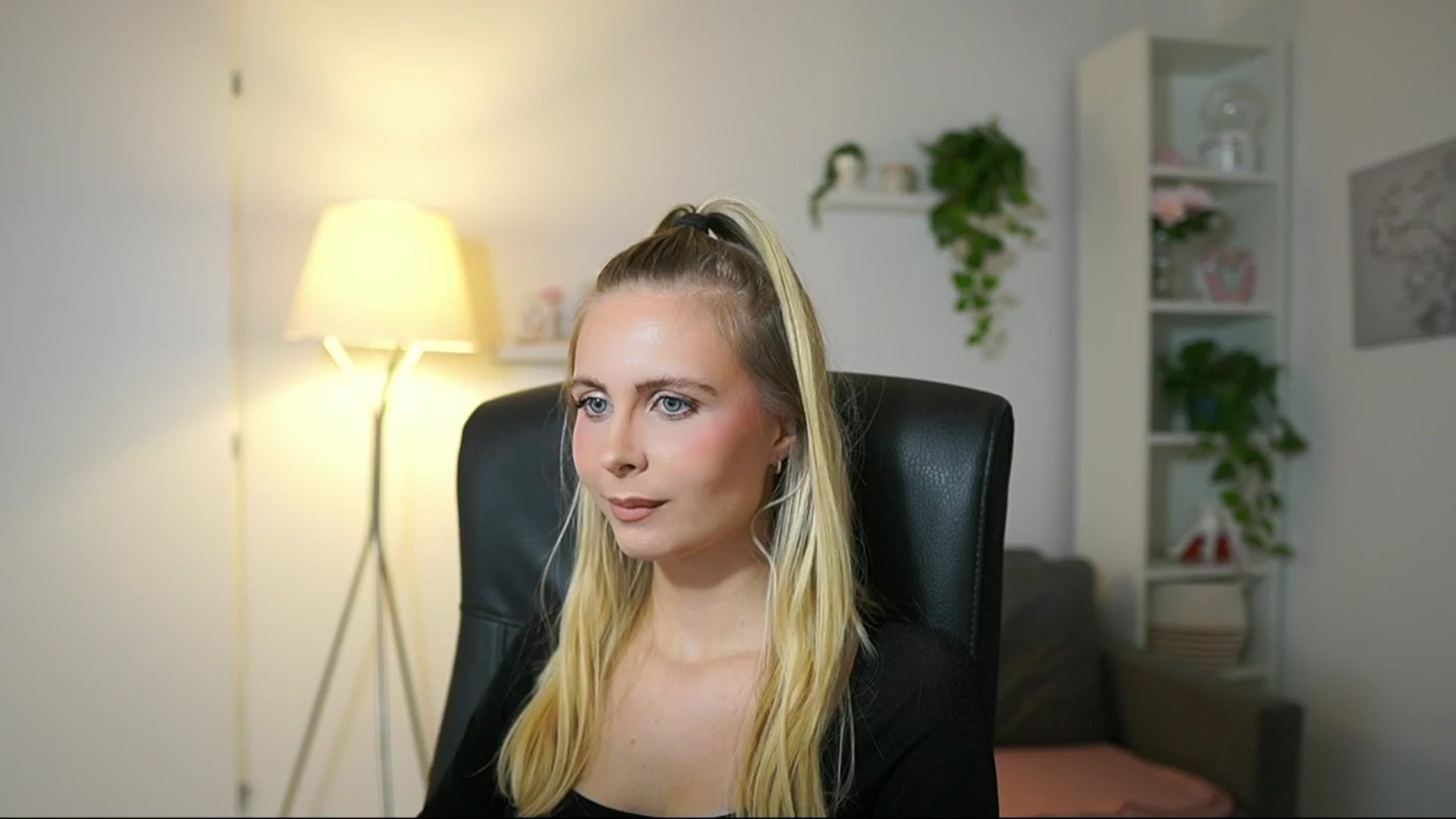 Gallery image thumbnail from Catecrago_'s myfreecams stream on, 09/25/2025, 12:06 image 5 of 20