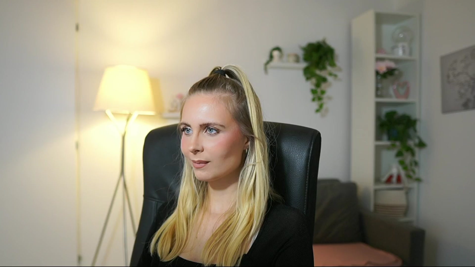 Gallery image thumbnail from Catecrago_'s myfreecams stream on, 09/25/2025, 12:06 image 20 of 20