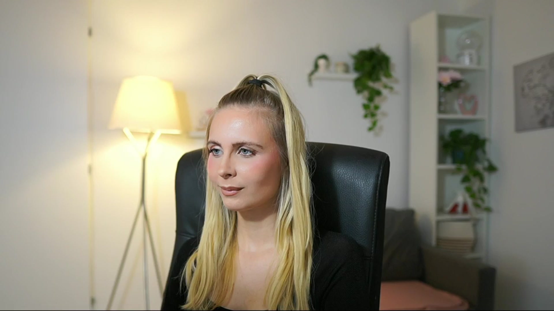 Gallery image thumbnail from Catecrago_'s myfreecams stream on, 09/25/2025, 13:01 image 11 of 20