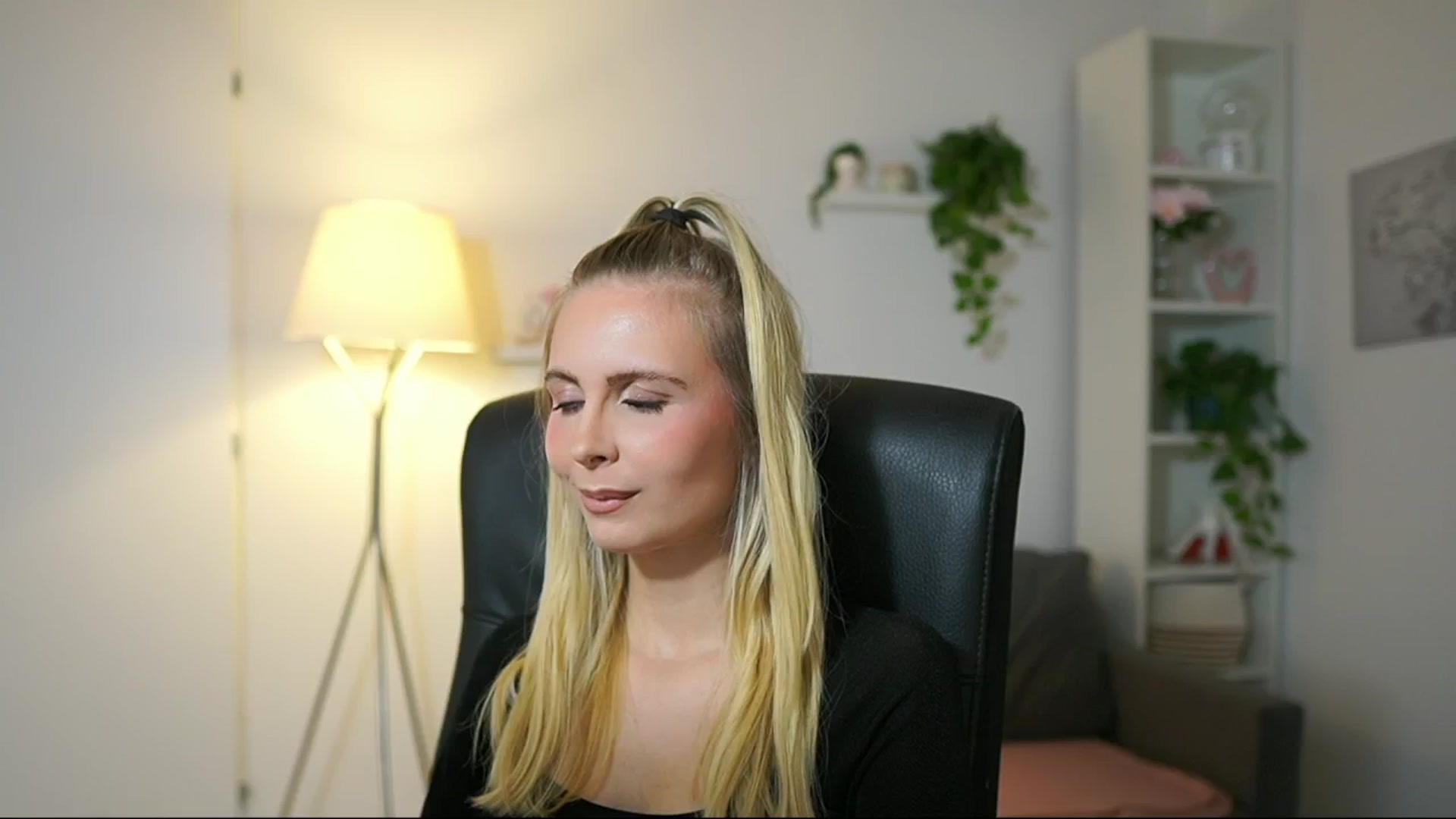 Gallery image thumbnail from Catecrago_'s myfreecams stream on, 09/25/2025, 13:01 image 8 of 20