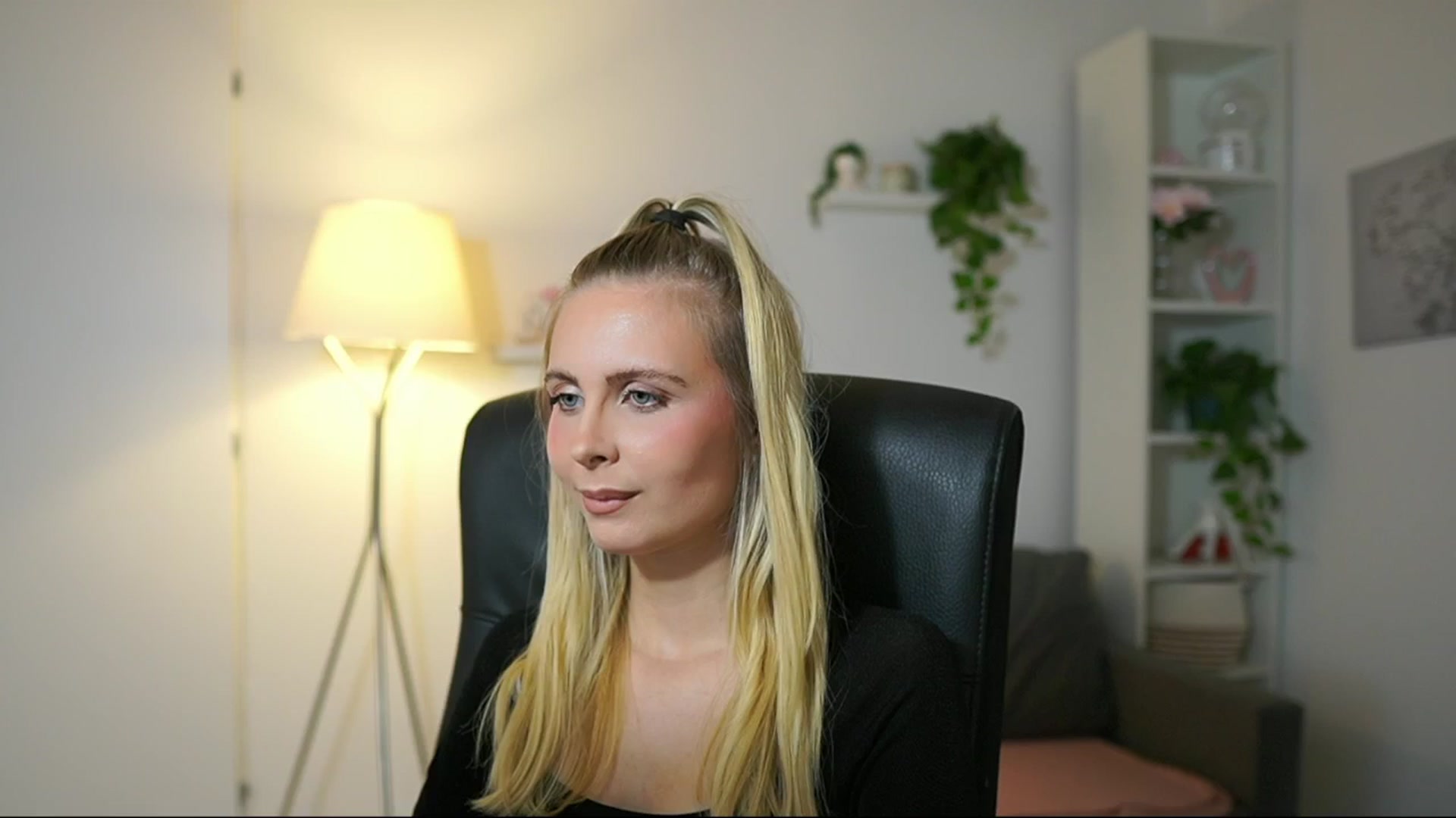 Gallery image thumbnail from Catecrago_'s myfreecams stream on, 09/25/2025, 13:01 image 5 of 20