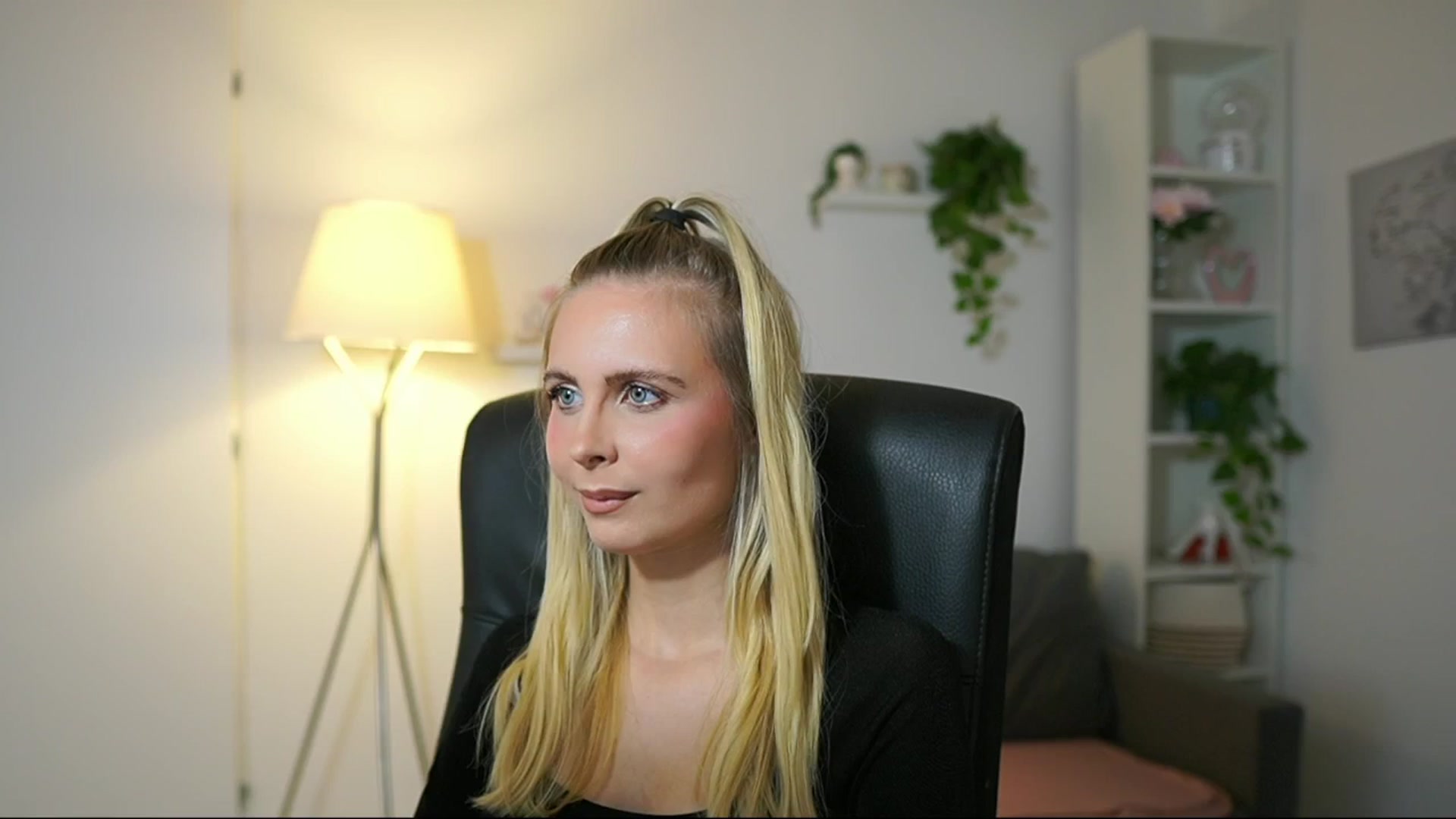 Gallery image thumbnail from Catecrago_'s myfreecams stream on, 09/25/2025, 13:01 image 6 of 20