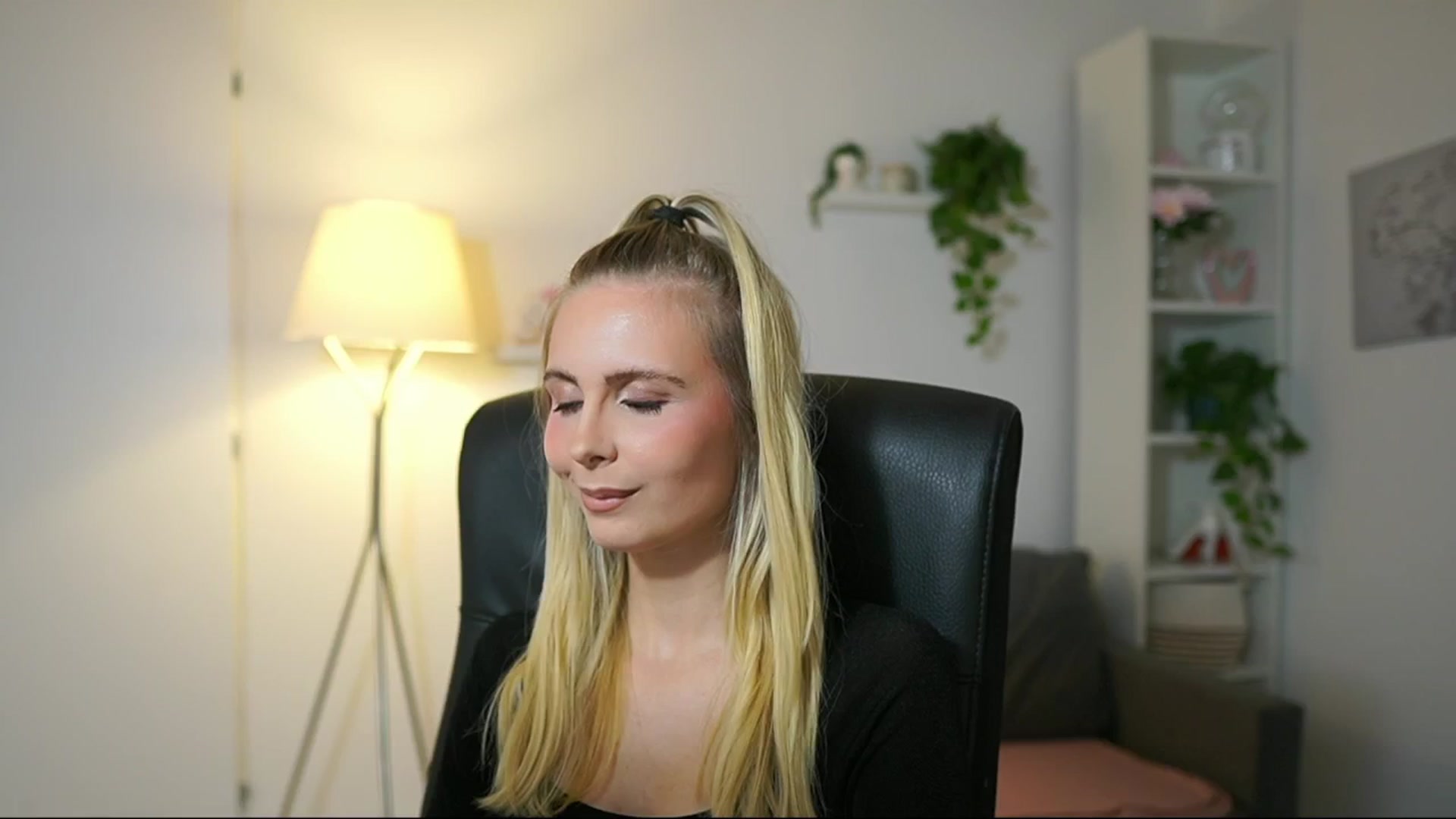 Gallery image thumbnail from Catecrago_'s myfreecams stream on, 09/25/2025, 13:01 image 3 of 20