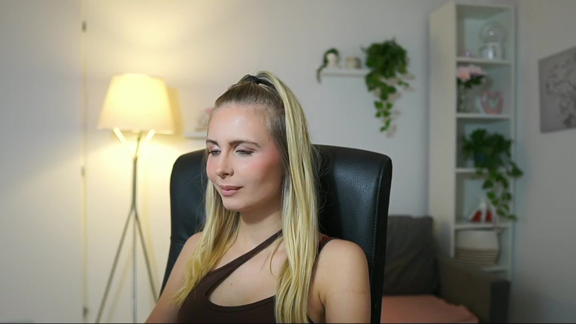Gallery image thumbnail from Catecrago_'s myfreecams stream on, 09/27/2025, 10:05 image 3 of 20