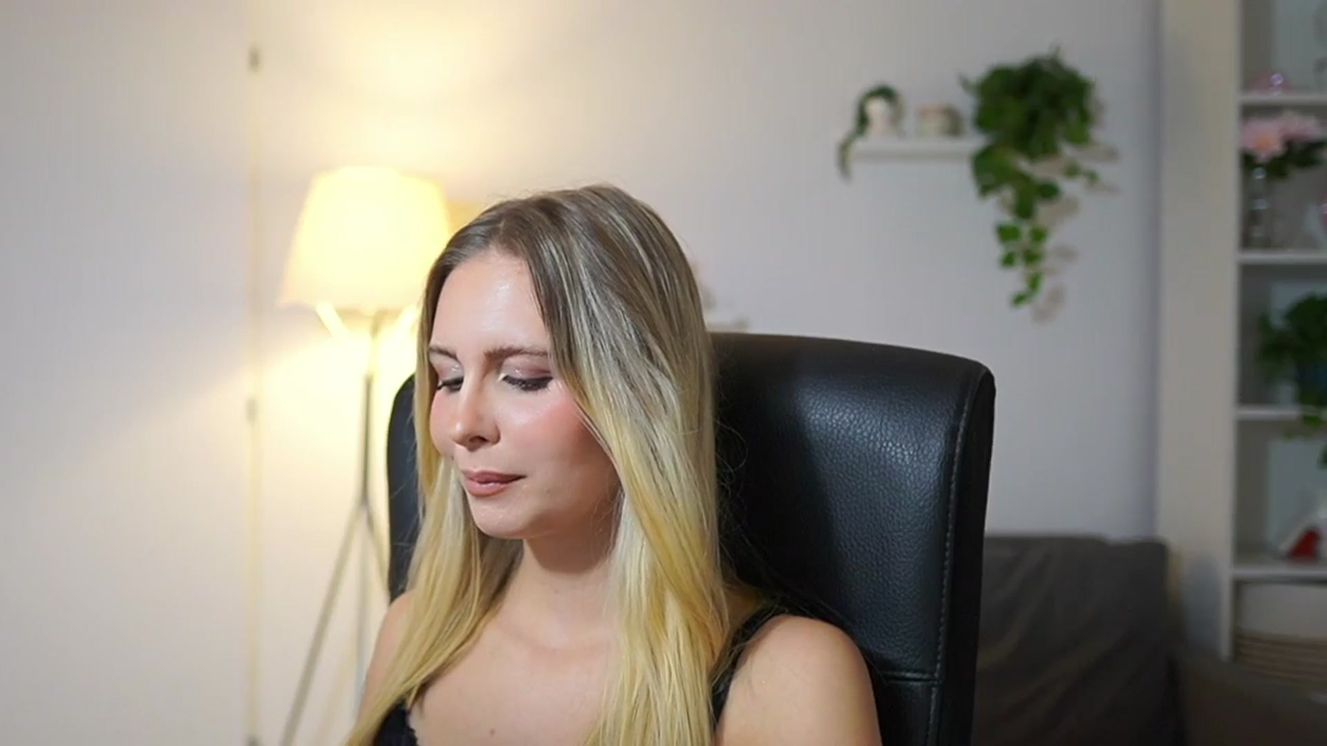 Gallery image thumbnail from Catecrago_'s myfreecams stream on, 09/29/2025, 15:25 image 9 of 20