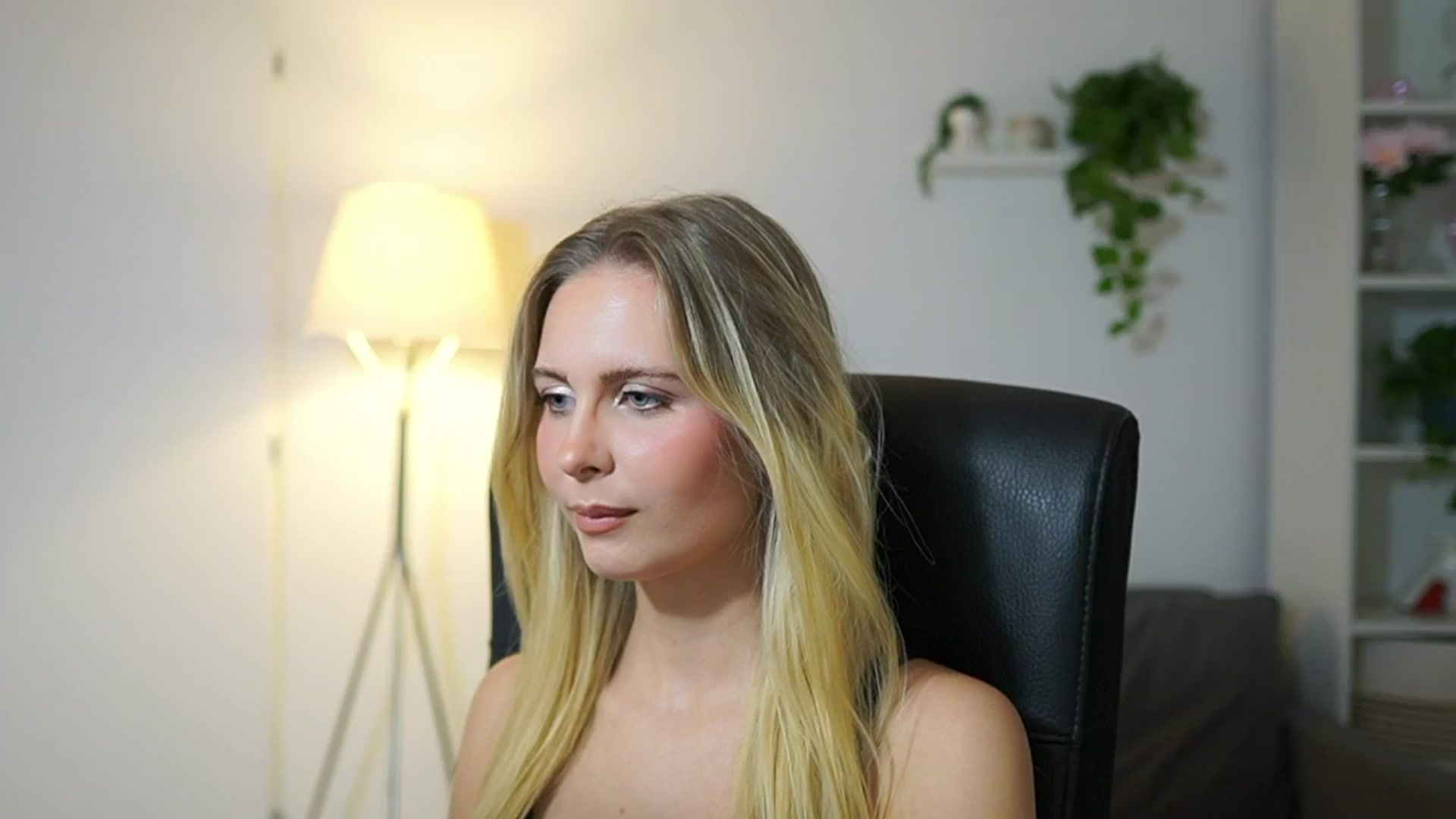 Gallery image thumbnail from Catecrago_'s myfreecams stream on, 09/29/2025, 15:25 image 1 of 20