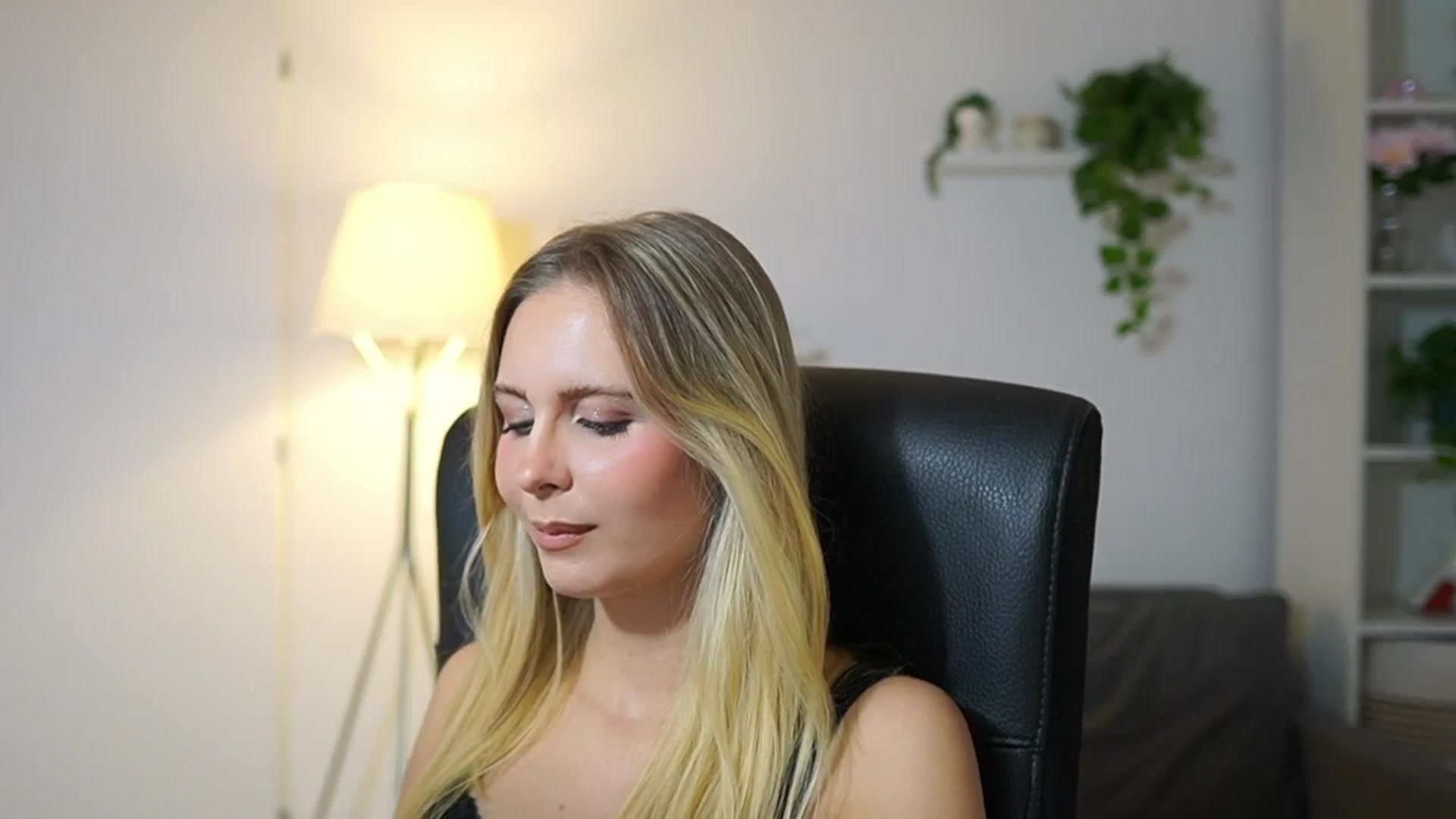 Gallery image thumbnail from Catecrago_'s myfreecams stream on, 09/29/2025, 15:25 image 16 of 20