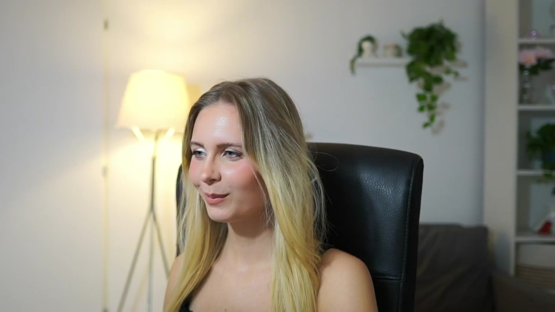 Gallery image thumbnail from Catecrago_'s myfreecams stream on, 09/29/2025, 15:25 image 3 of 20