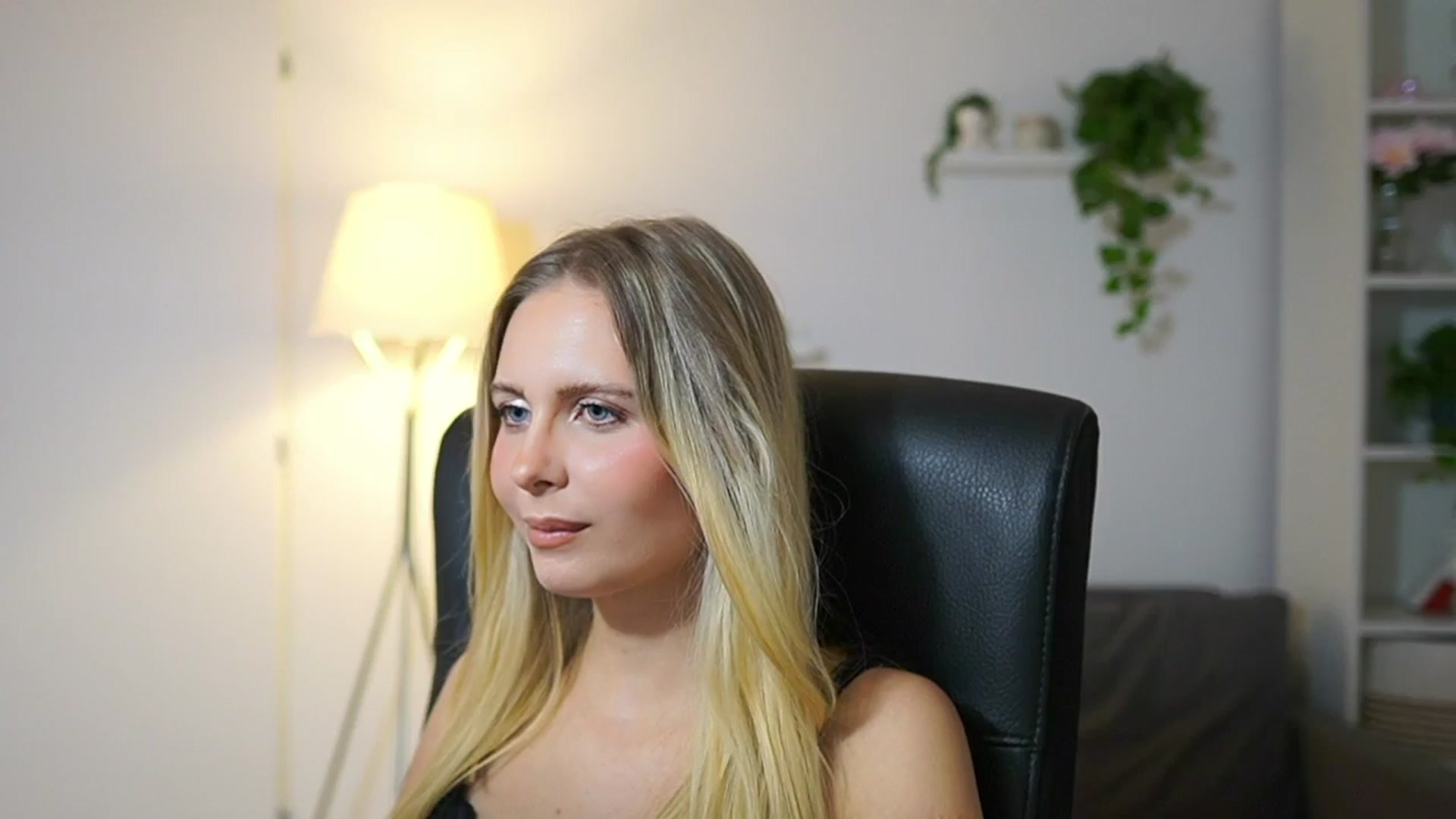 Gallery image thumbnail from Catecrago_'s myfreecams stream on, 09/29/2025, 15:25 image 11 of 20