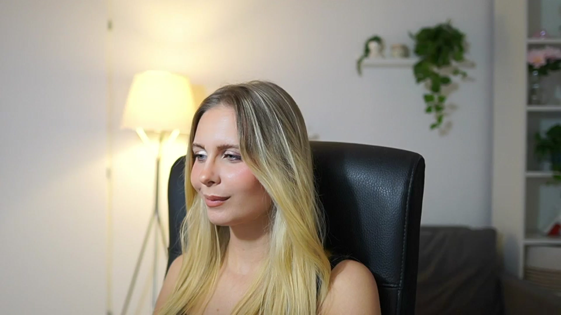 Gallery image thumbnail from Catecrago_'s myfreecams stream on, 09/29/2025, 15:25 image 18 of 20