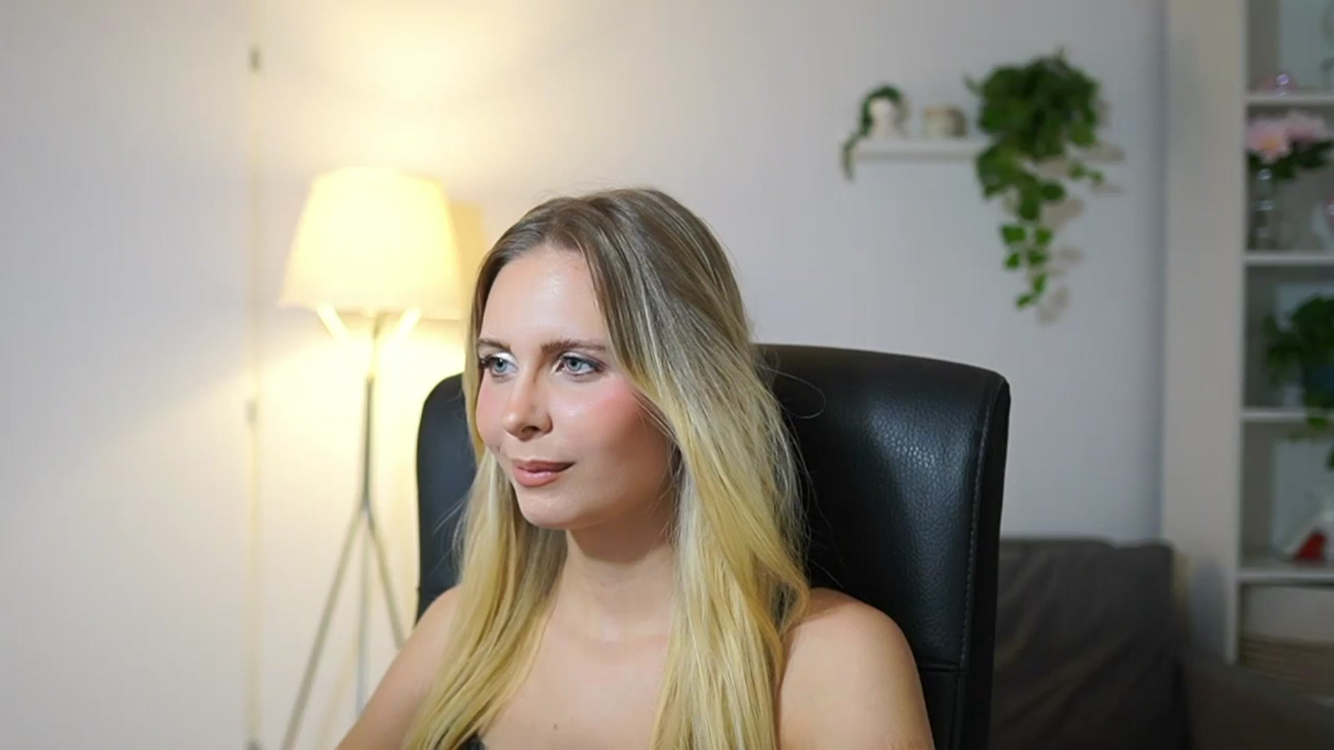 Gallery image thumbnail from Catecrago_'s myfreecams stream on, 09/29/2025, 15:25 image 2 of 20