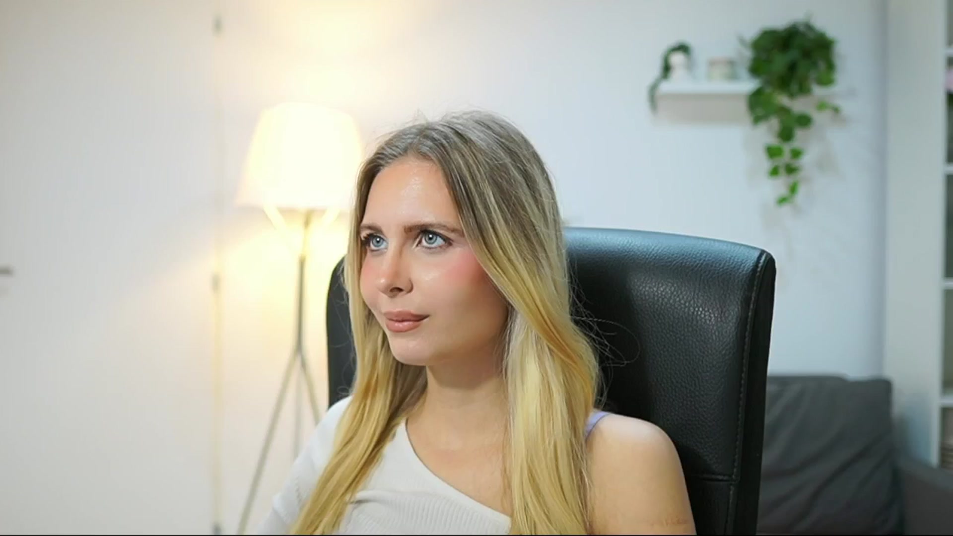 Gallery image thumbnail from Catecrago_'s myfreecams stream on, 09/30/2025, 10:51 image 1 of 20