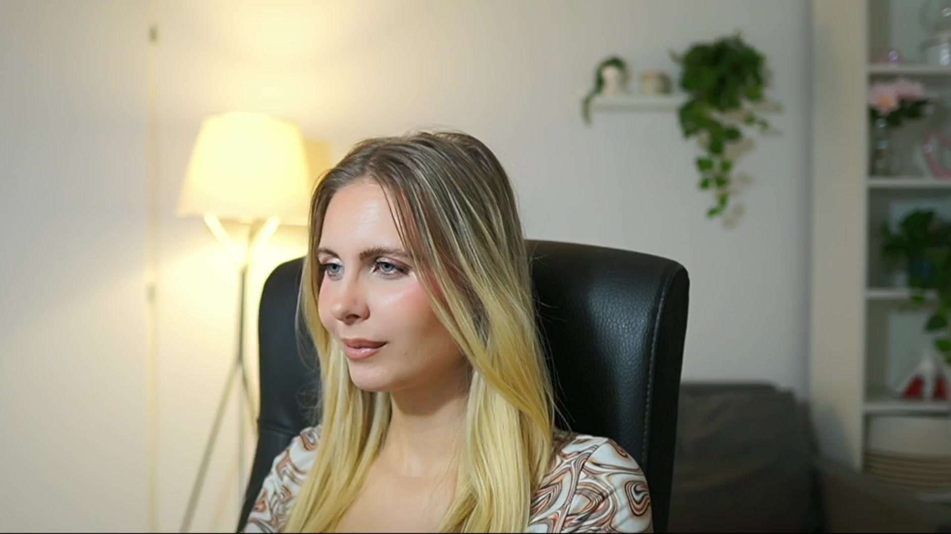 Gallery image thumbnail from Catecrago_'s myfreecams stream on, 10/02/2025, 09:19 image 5 of 20