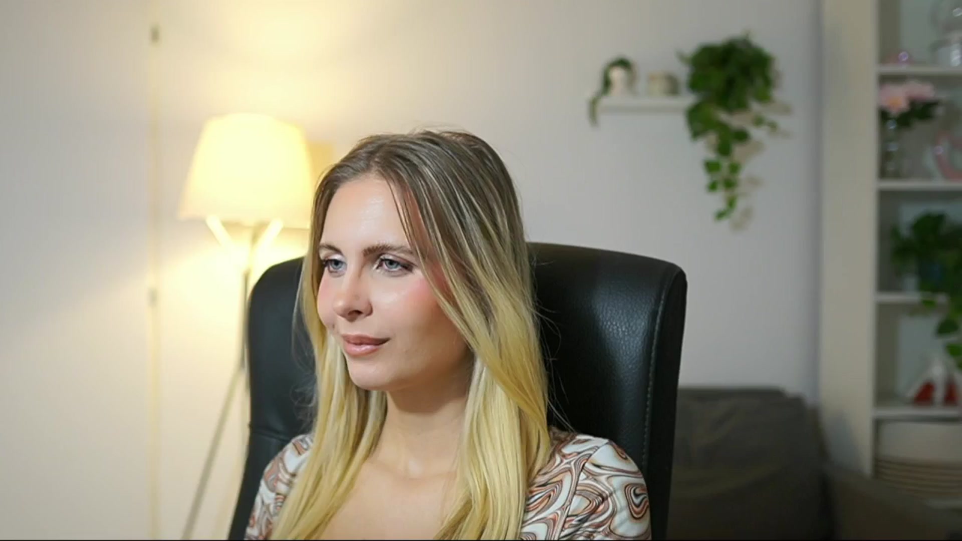 Gallery image thumbnail from Catecrago_'s myfreecams stream on, 10/02/2025, 09:19 image 1 of 20