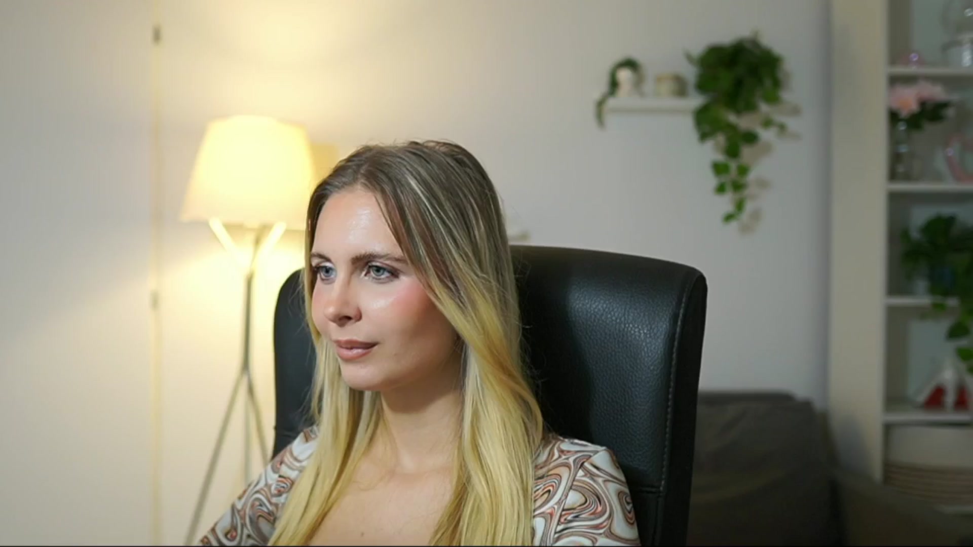 Gallery image thumbnail from Catecrago_'s myfreecams stream on, 10/02/2025, 09:19 image 15 of 20