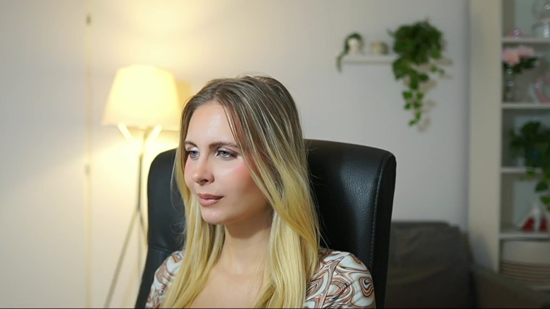 Gallery image thumbnail from Catecrago_'s myfreecams stream on, 10/02/2025, 09:19 image 4 of 20