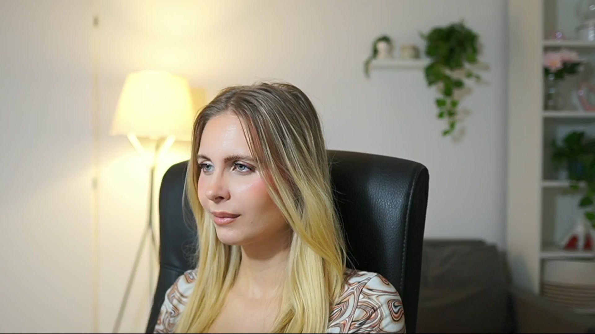 Gallery image thumbnail from Catecrago_'s myfreecams stream on, 10/02/2025, 09:19 image 6 of 20