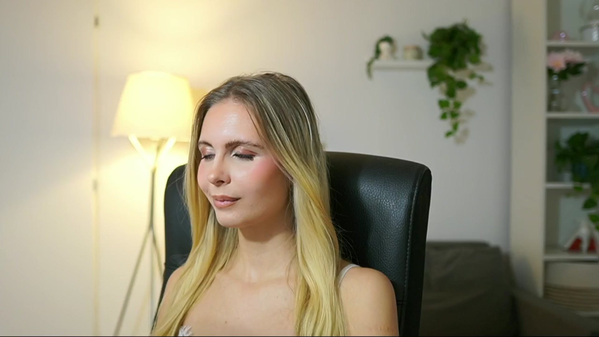 Gallery image thumbnail from Catecrago_'s myfreecams stream on, 10/02/2025, 09:19 image 20 of 20